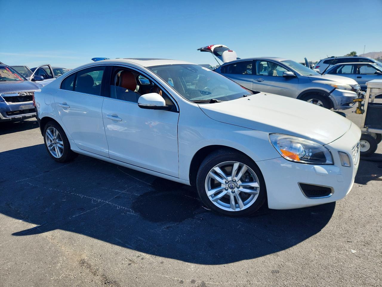 2011 Volvo S60 T6 White vin: YV1902FH6B2012851