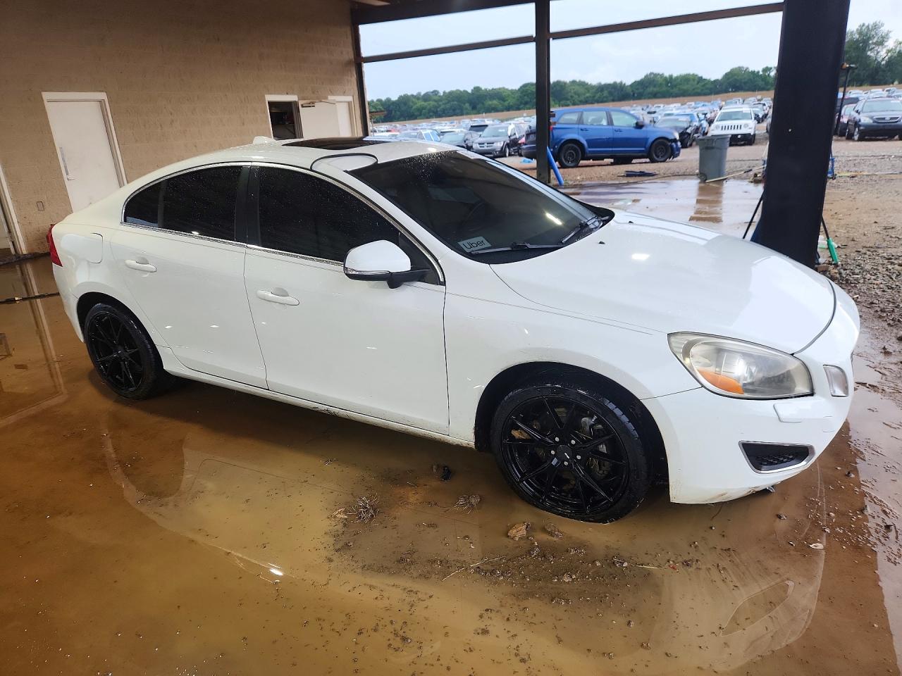 2011 Volvo S60 T6 White vin: YV1902FH6B2017273