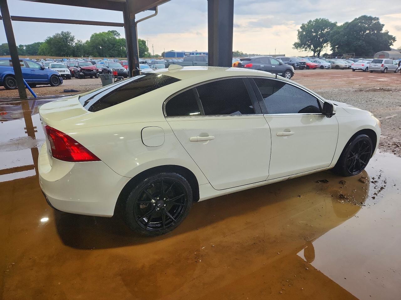 2011 Volvo S60 T6 White vin: YV1902FH6B2017273