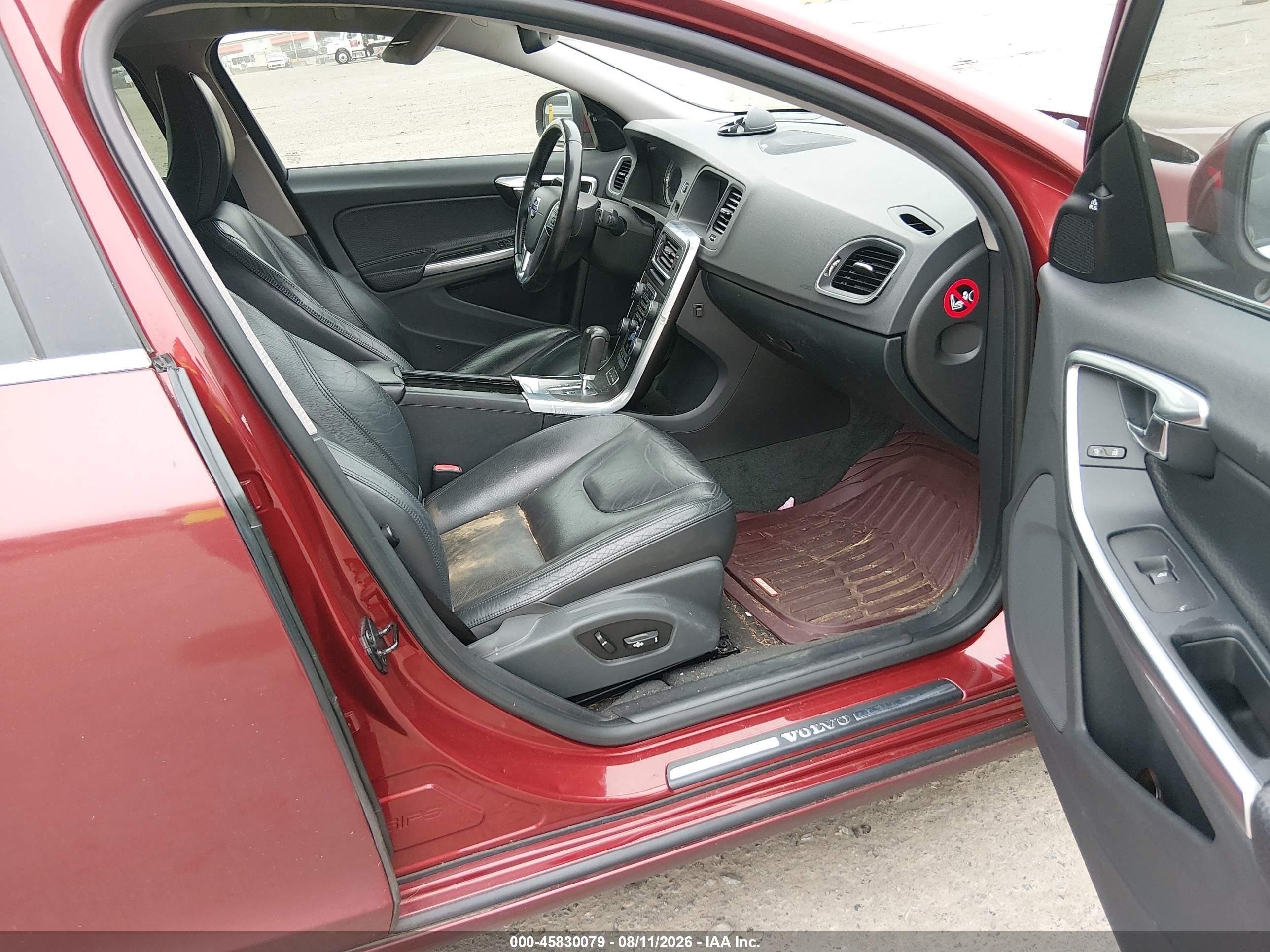 2011 Volvo S60 T6 (retail Only)/w/moonroof Красный vin: YV1902FH7B2000921