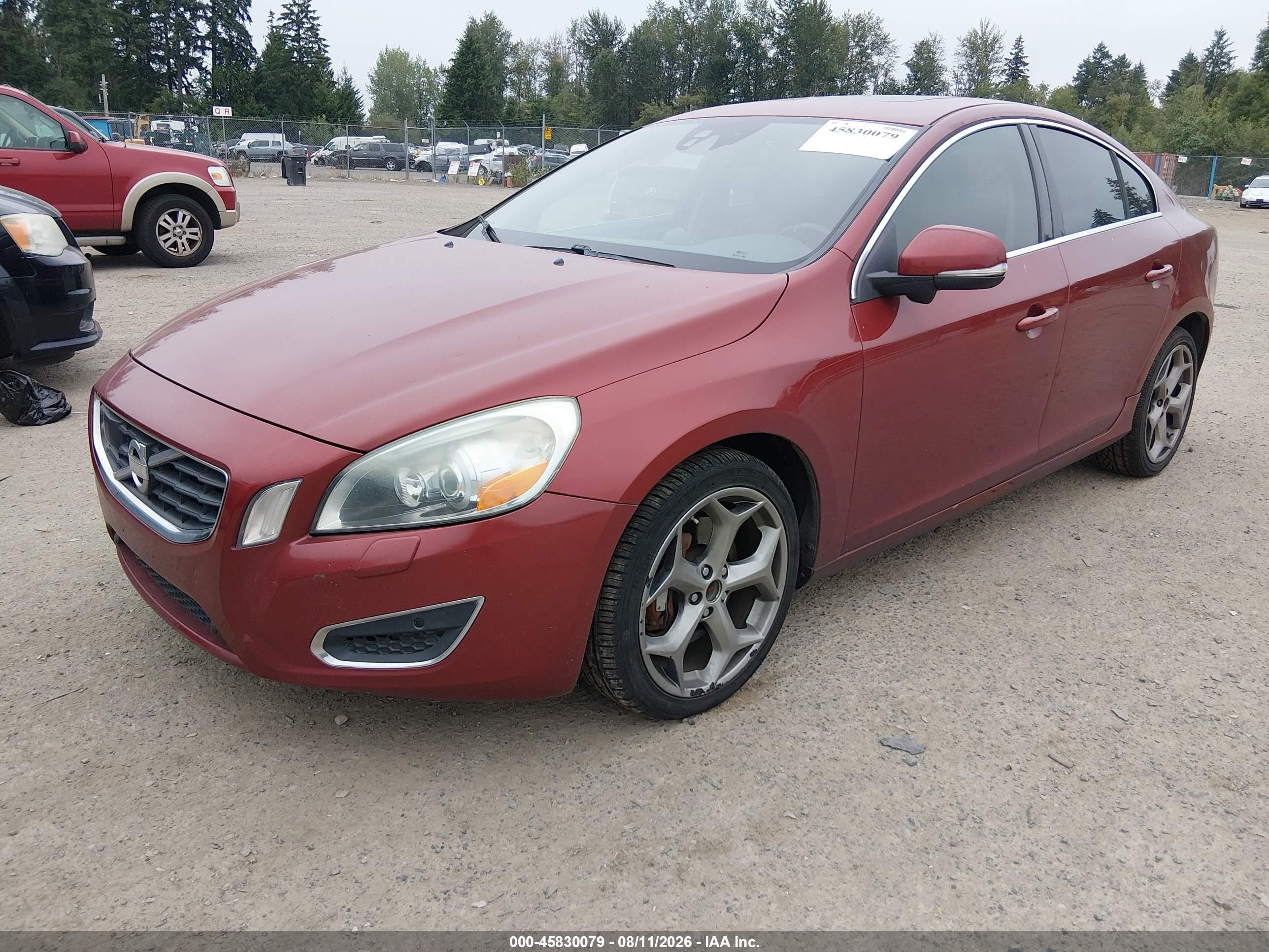 2011 Volvo S60 T6 (retail Only)/w/moonroof Красный vin: YV1902FH7B2000921