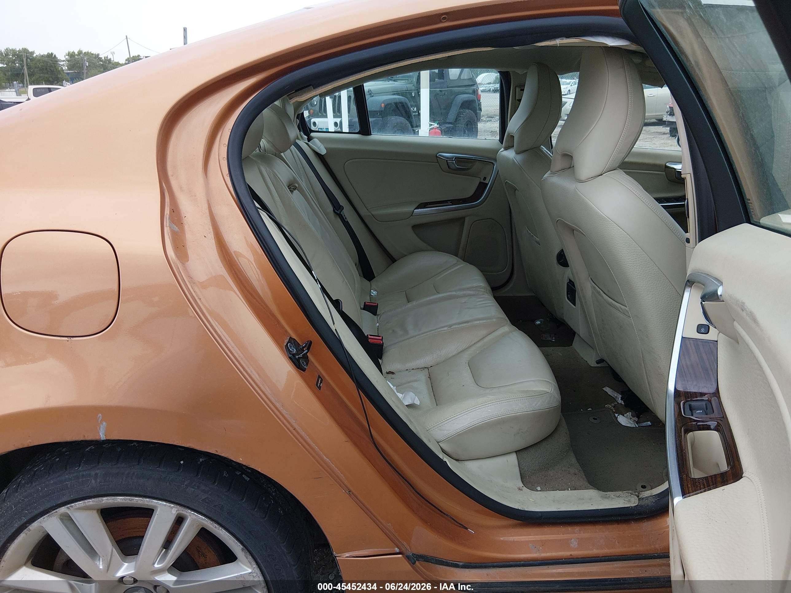 2011 Volvo S60 T6 Orange vin: YV1902FHXB2016496