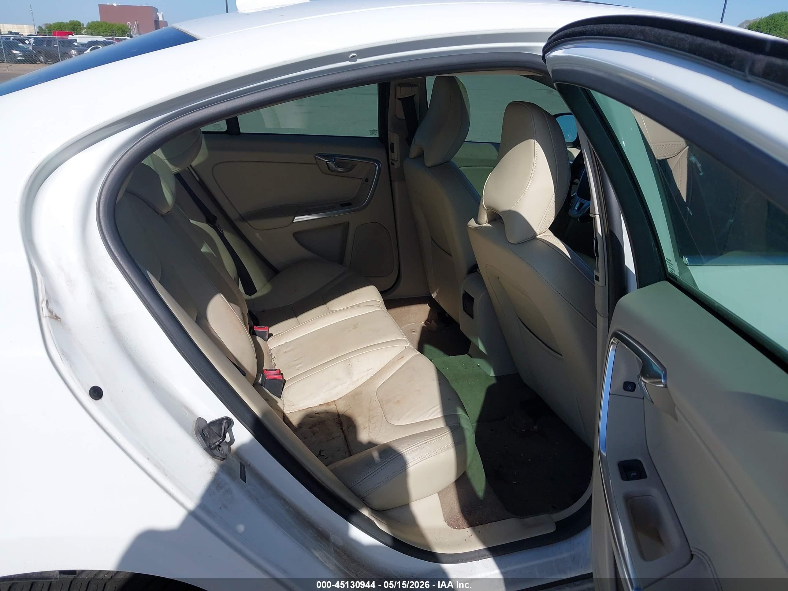 2013 Volvo S60 T6 White vin: YV1902FHXD2173805