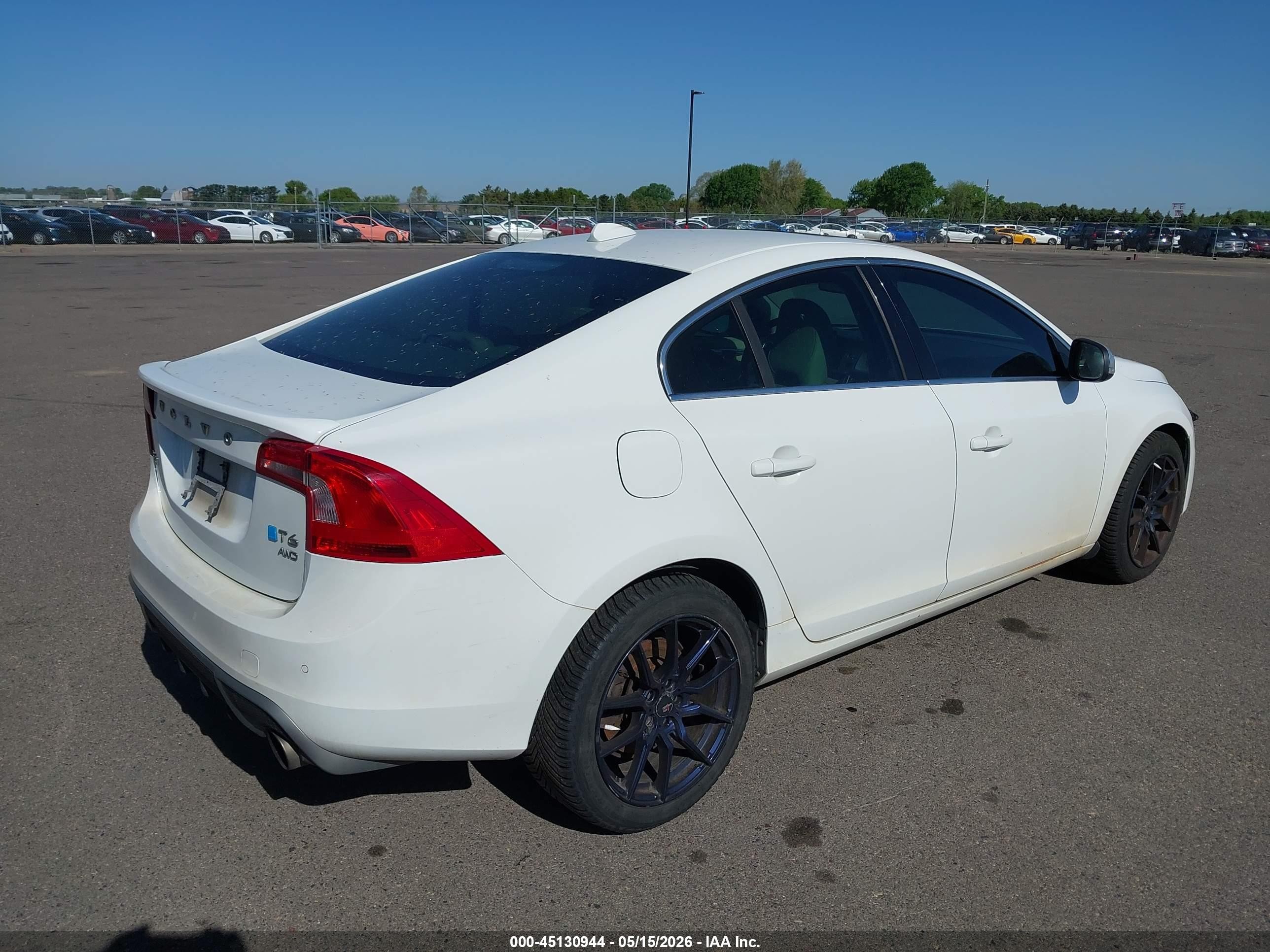 2013 Volvo S60 T6 White vin: YV1902FHXD2173805