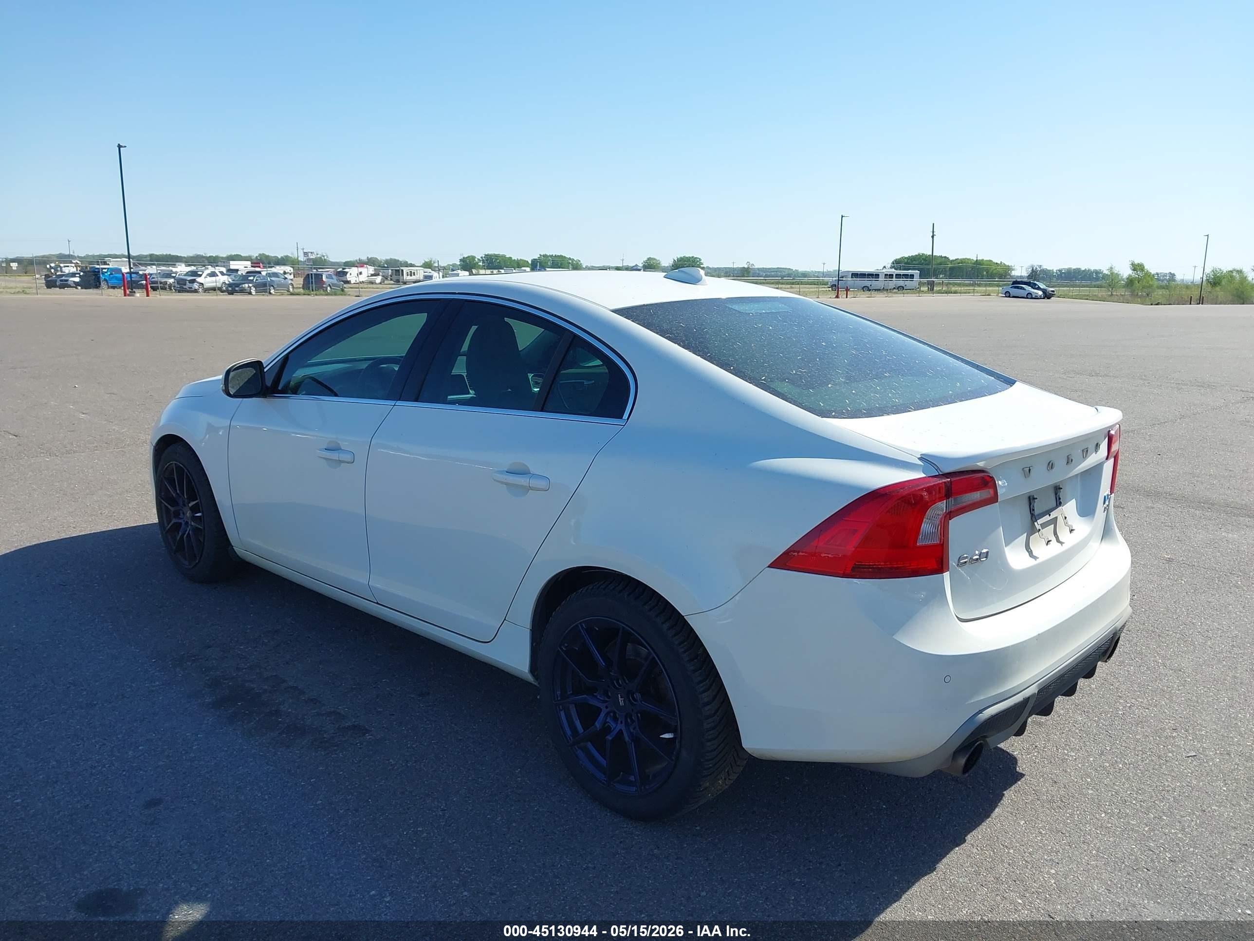 2013 Volvo S60 T6 White vin: YV1902FHXD2173805
