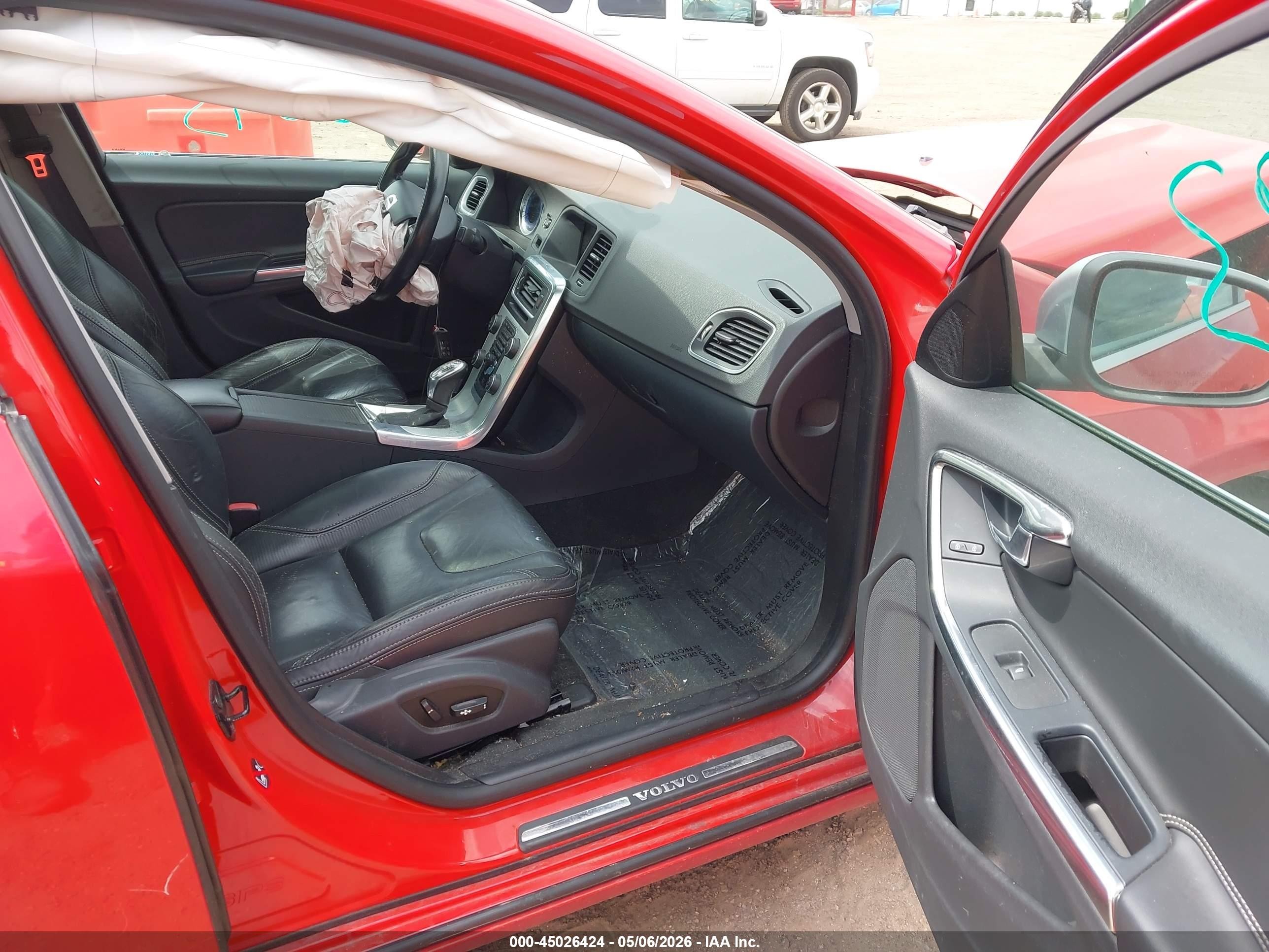 2013 Volvo S60 T6 Red vin: YV1902FHXD2183198