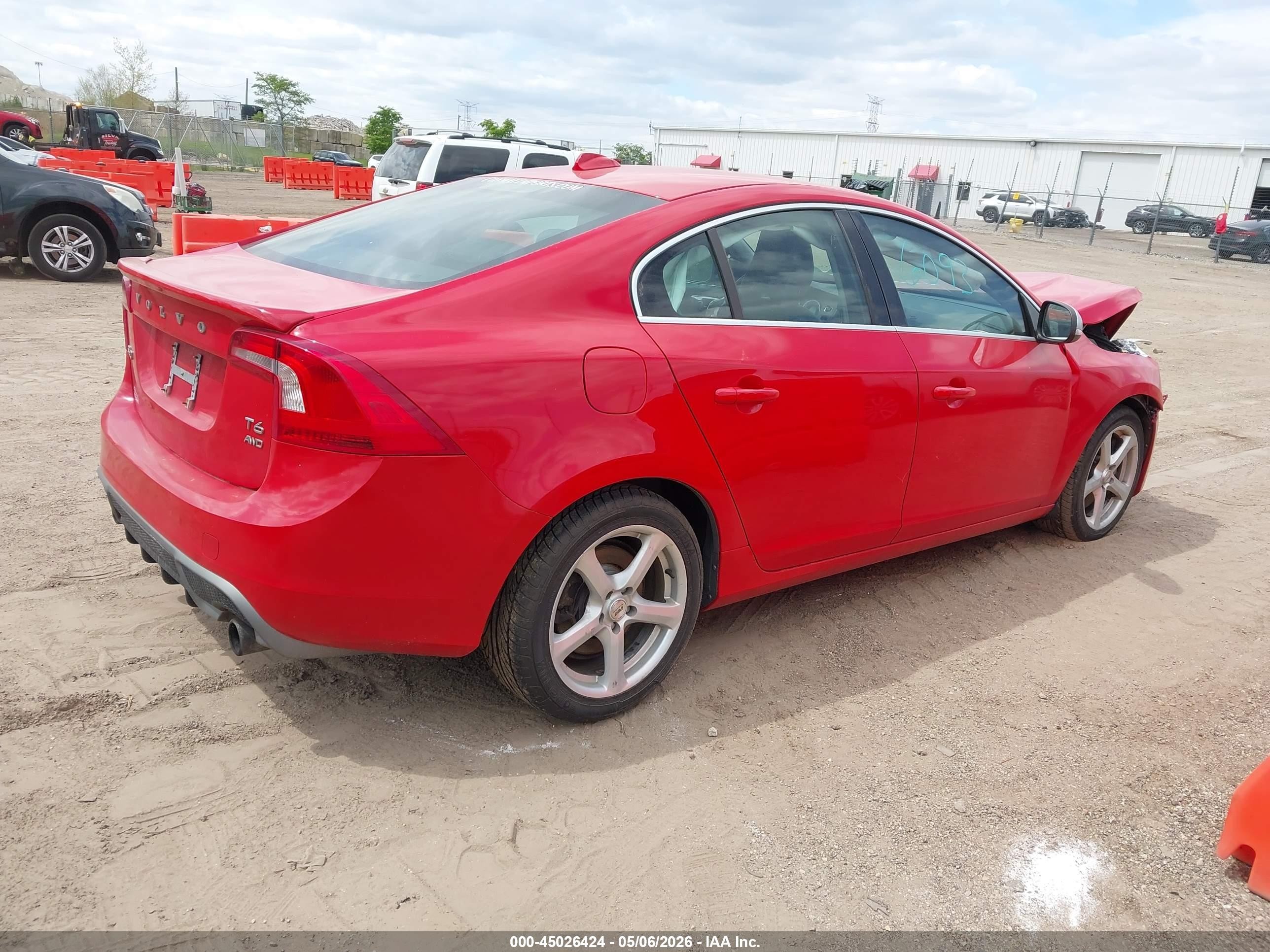 2013 Volvo S60 T6 Red vin: YV1902FHXD2183198