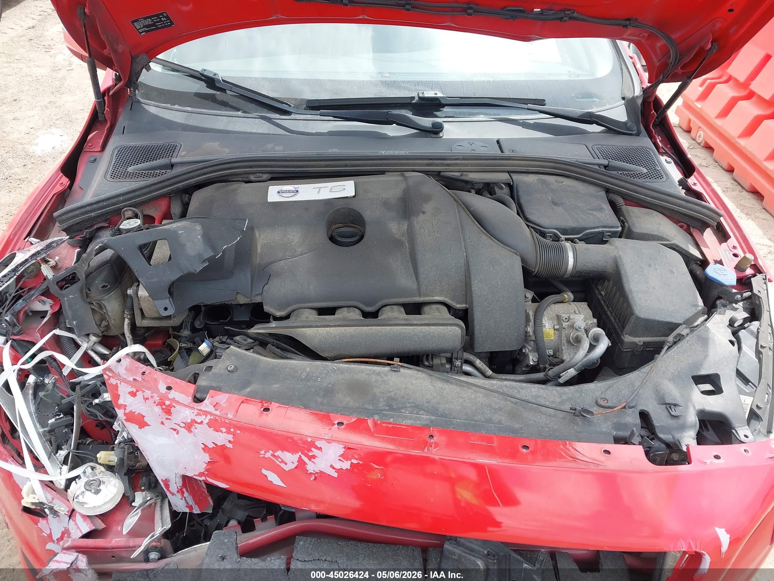 2013 Volvo S60 T6 Red vin: YV1902FHXD2183198