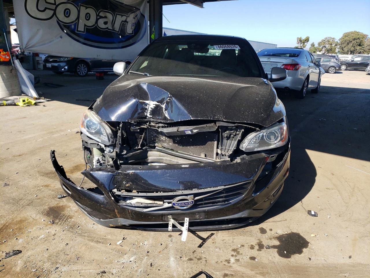 2015 Volvo S60 Platinum Black vin: YV1902TS5F2334645