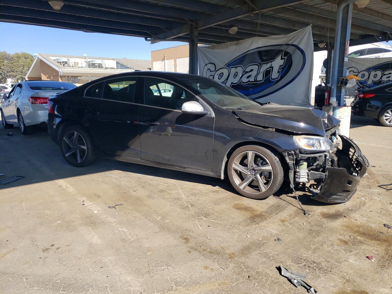 2015 Volvo S60 Platinum Black vin: YV1902TS5F2334645