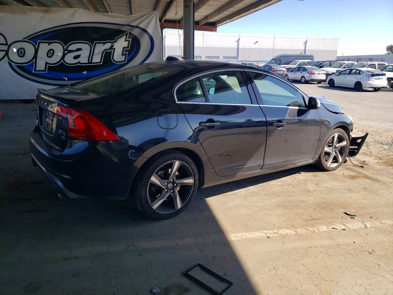 2015 Volvo S60 Platinum Black vin: YV1902TS5F2334645