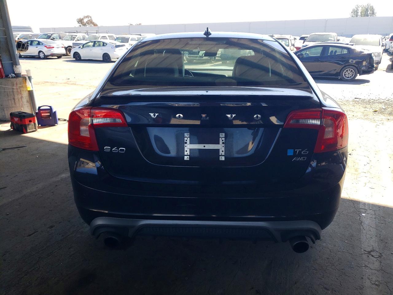 2015 Volvo S60 Platinum Black vin: YV1902TS5F2334645
