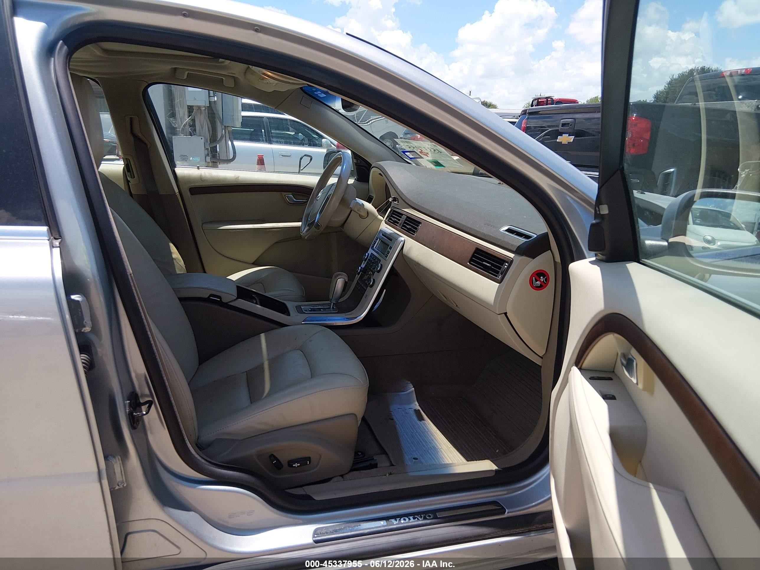 2011 Volvo S80 3.2 Silver vin: YV1952AS0B1143414