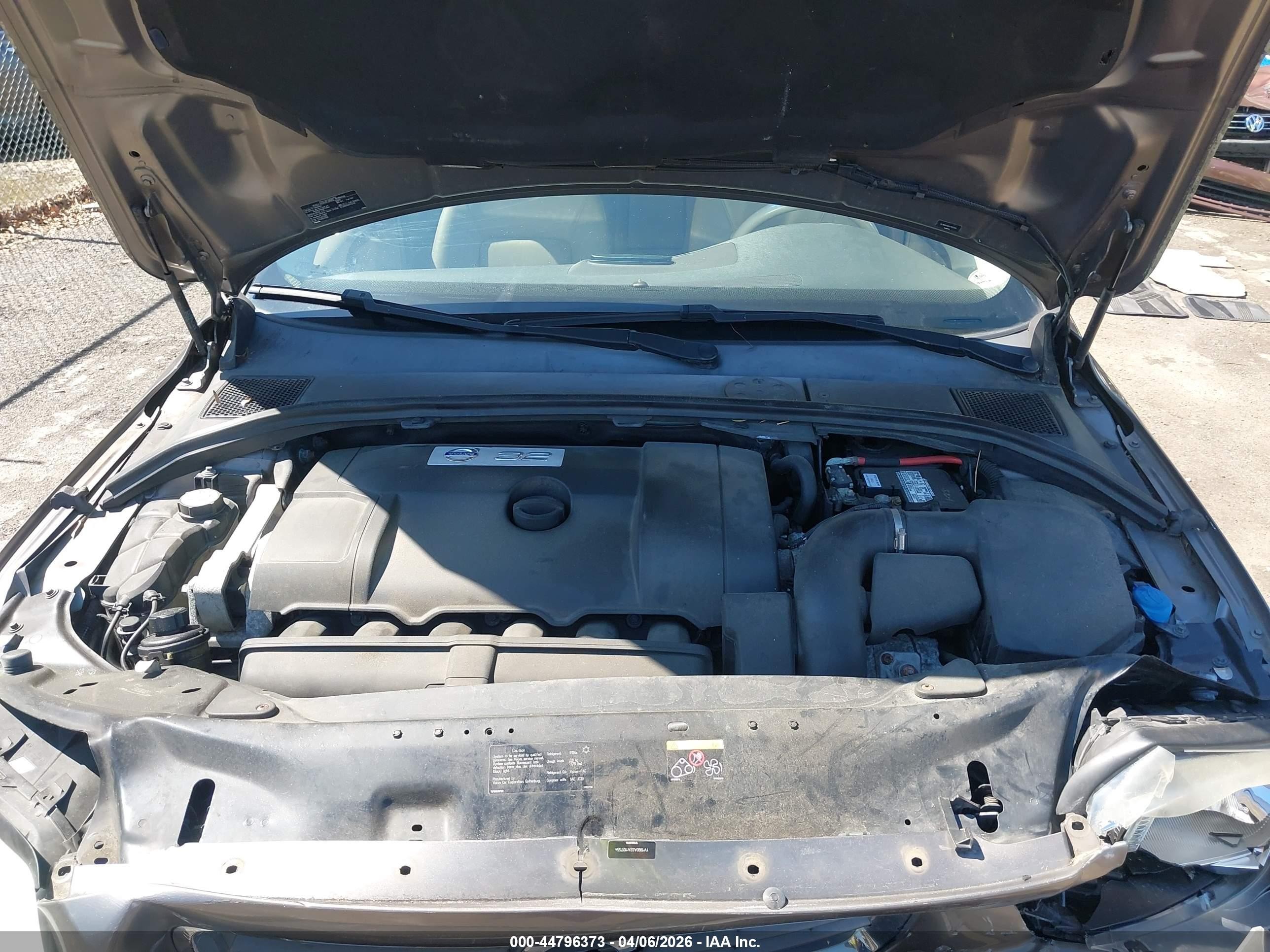 2010 Volvo S80 3.2 Cream vin: YV1960AS2A1127554