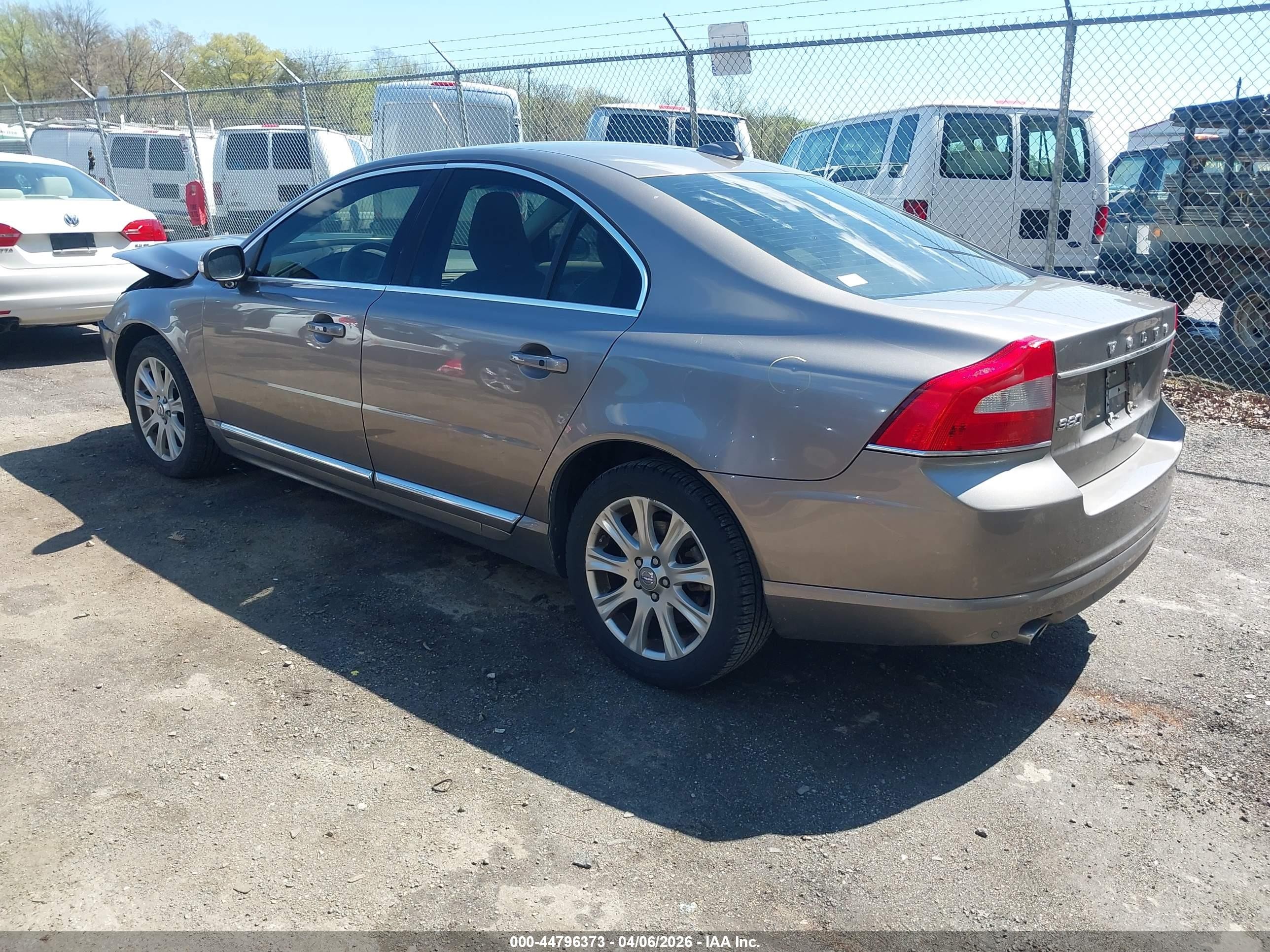2010 Volvo S80 3.2 Cream vin: YV1960AS2A1127554