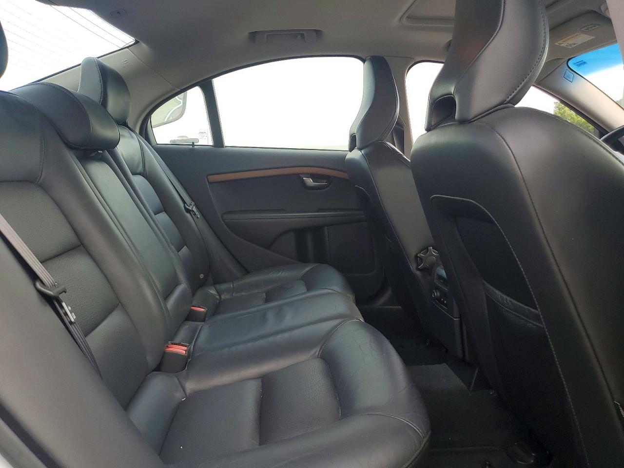2010 Volvo S80 3.2 White vin: YV1960AS5A1131050