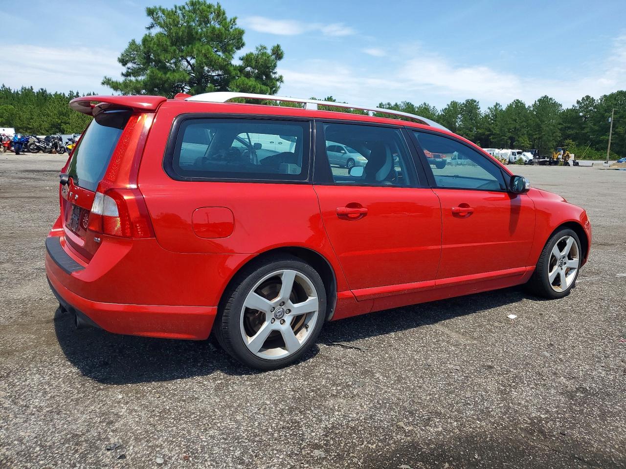 2010 Volvo V70 3.2 Красный vin: YV1960BW8A1122229