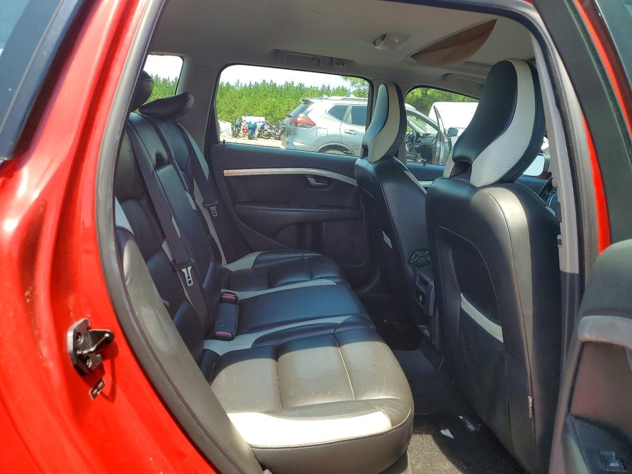 2010 Volvo V70 3.2 Красный vin: YV1960BW8A1122229