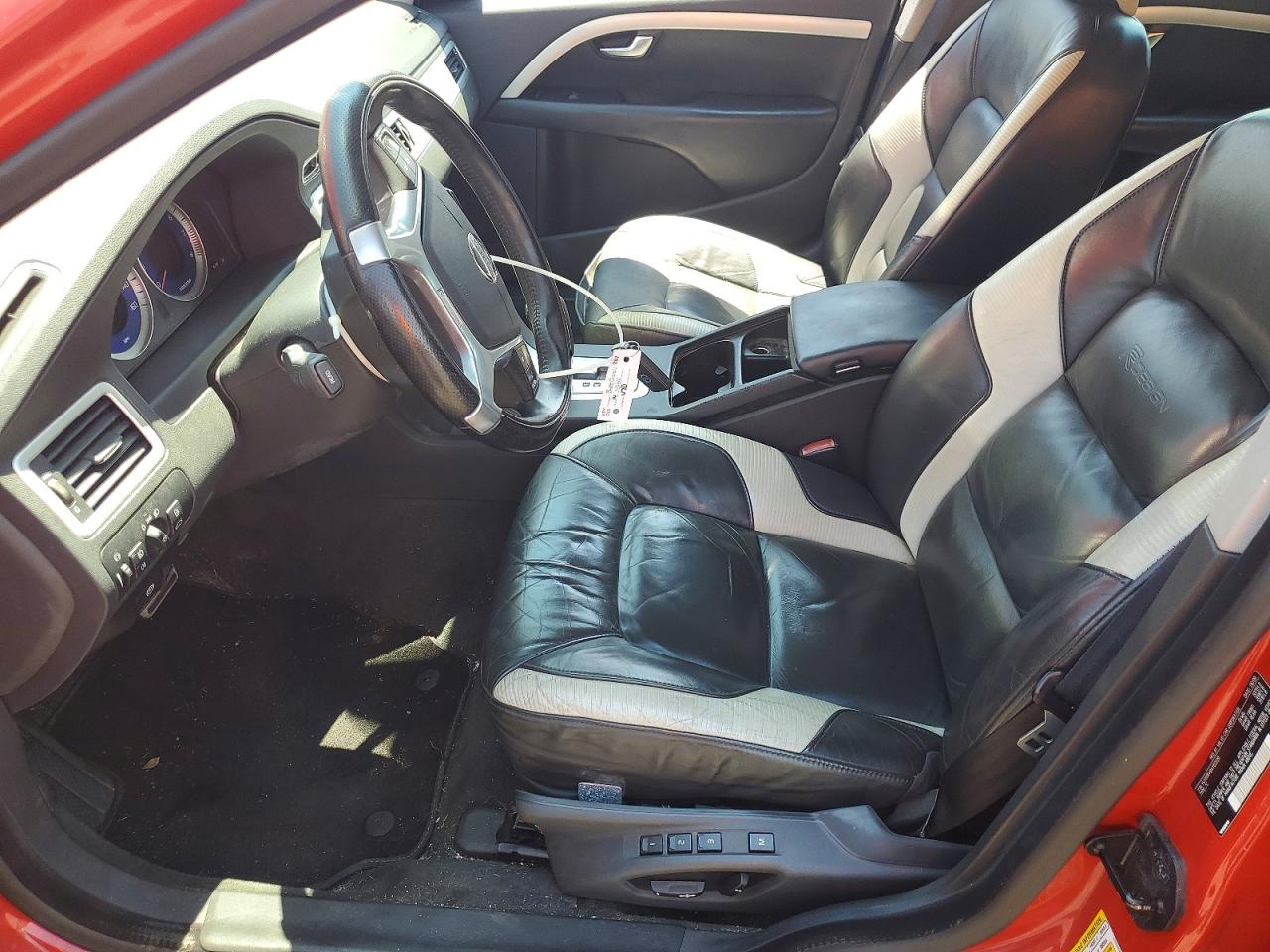 2010 Volvo V70 3.2 Красный vin: YV1960BW8A1122229