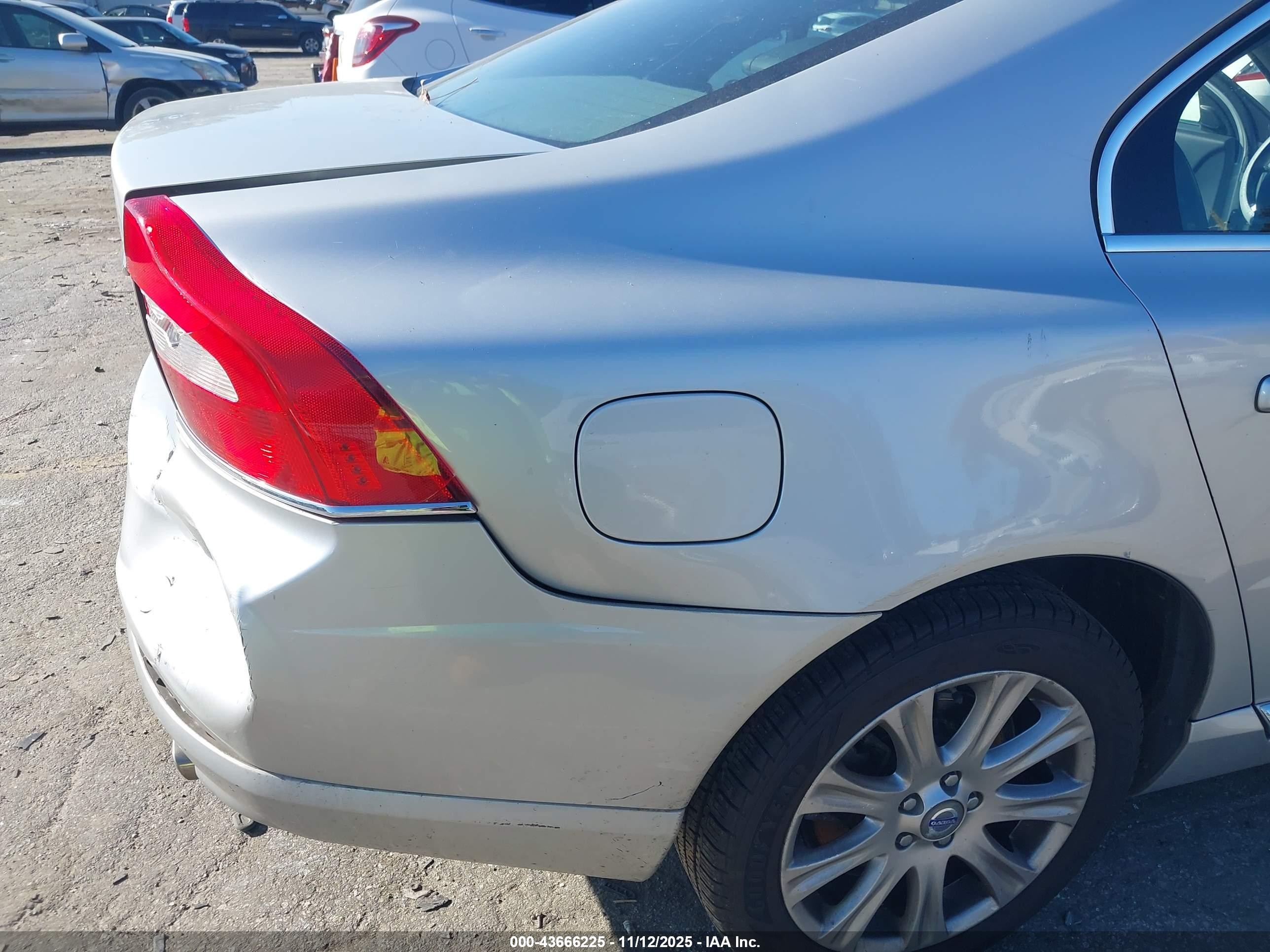 2010 Volvo S80 3.2 Silver vin: YV1982AS0A1114193