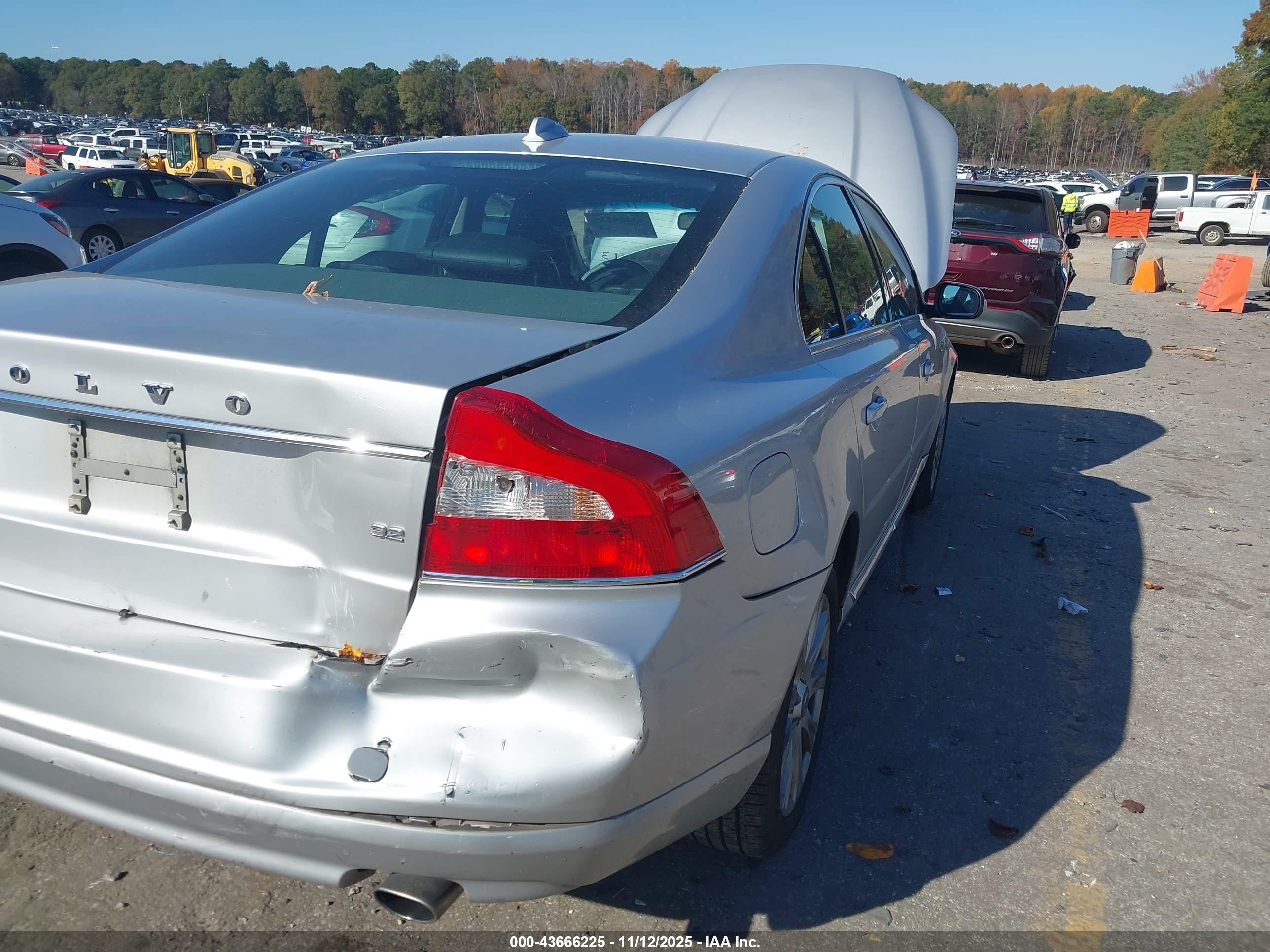 2010 Volvo S80 3.2 Silver vin: YV1982AS0A1114193