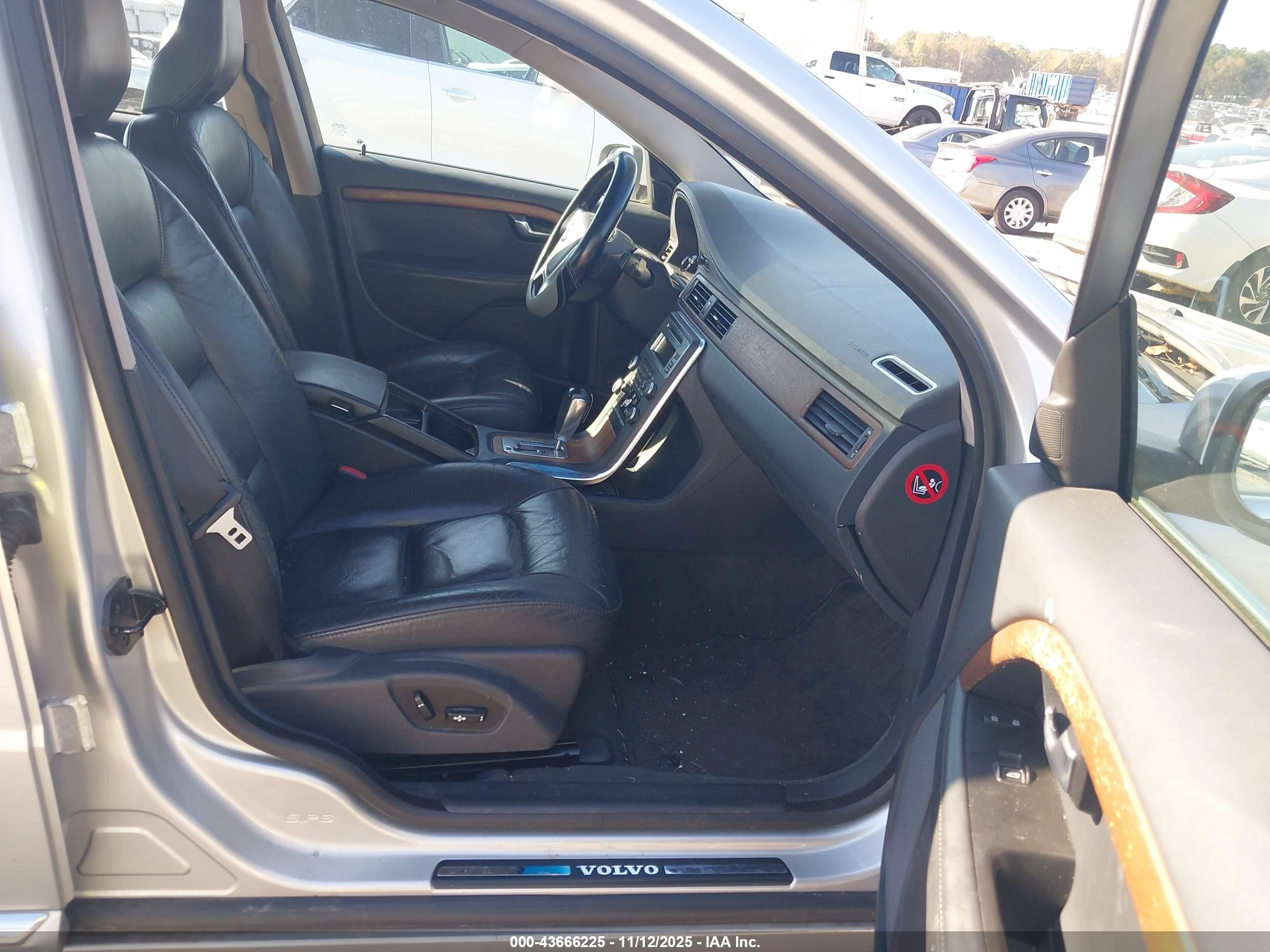 2010 Volvo S80 3.2 Silver vin: YV1982AS0A1114193
