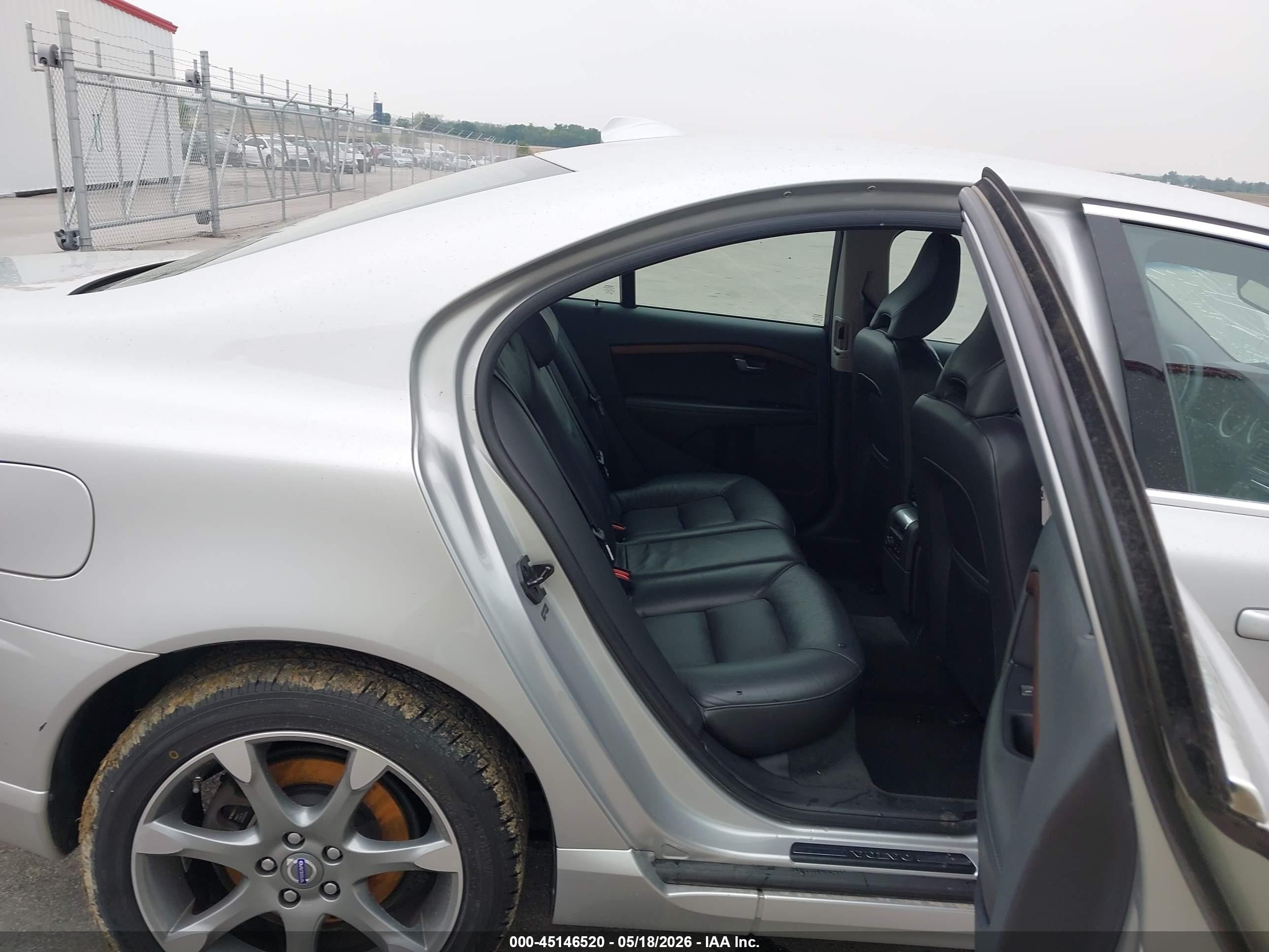 2010 Volvo S80 3.2 Silver vin: YV1982AS3A1131439