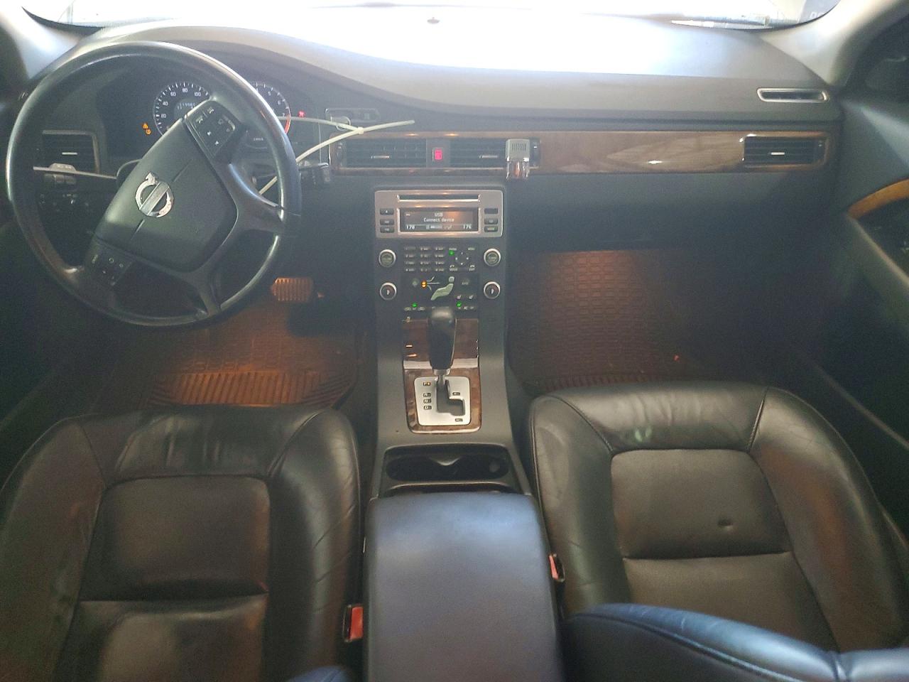 2010 Volvo V70 3.2 Silver vin: YV1982BW5A1159910