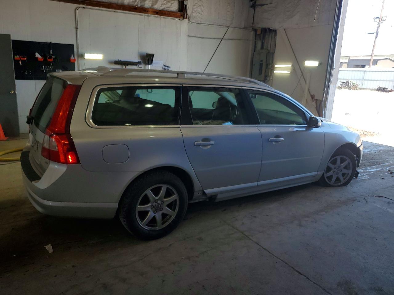 2010 Volvo V70 3.2 Silver vin: YV1982BW5A1159910