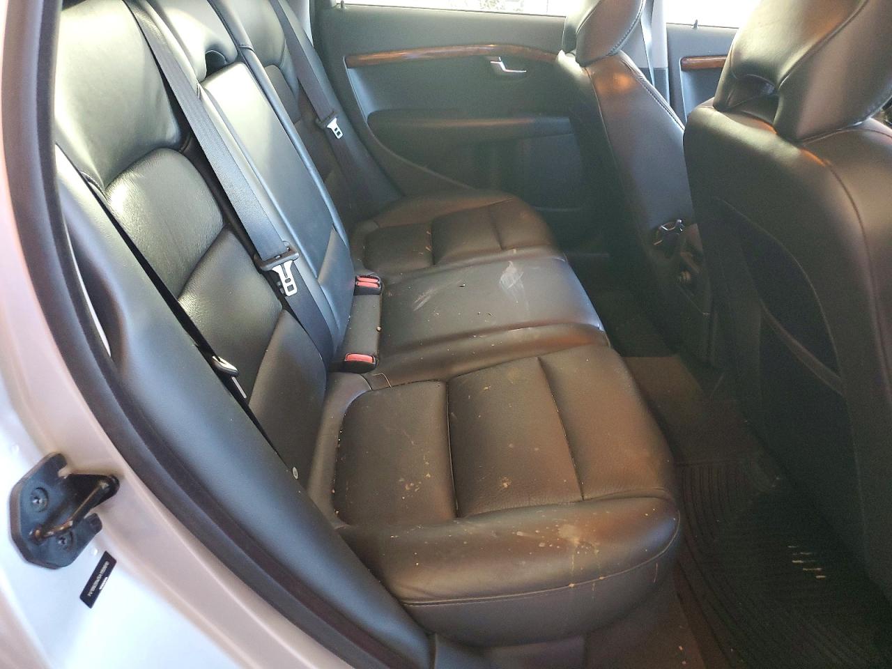 2010 Volvo V70 3.2 Silver vin: YV1982BW5A1159910