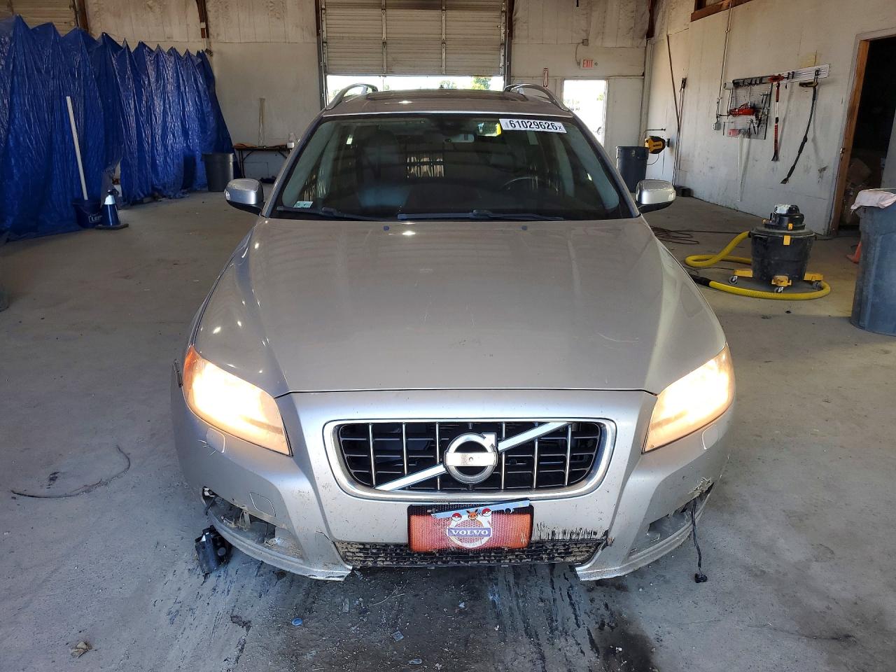 2010 Volvo V70 3.2 Silver vin: YV1982BW5A1159910