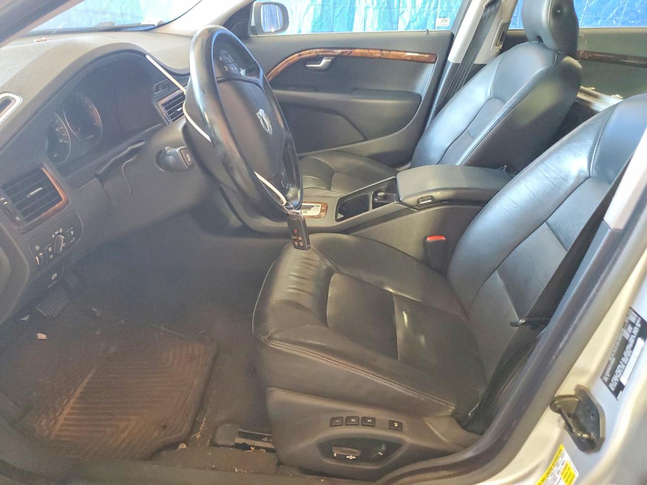 2010 Volvo V70 3.2 Silver vin: YV1982BW5A1159910