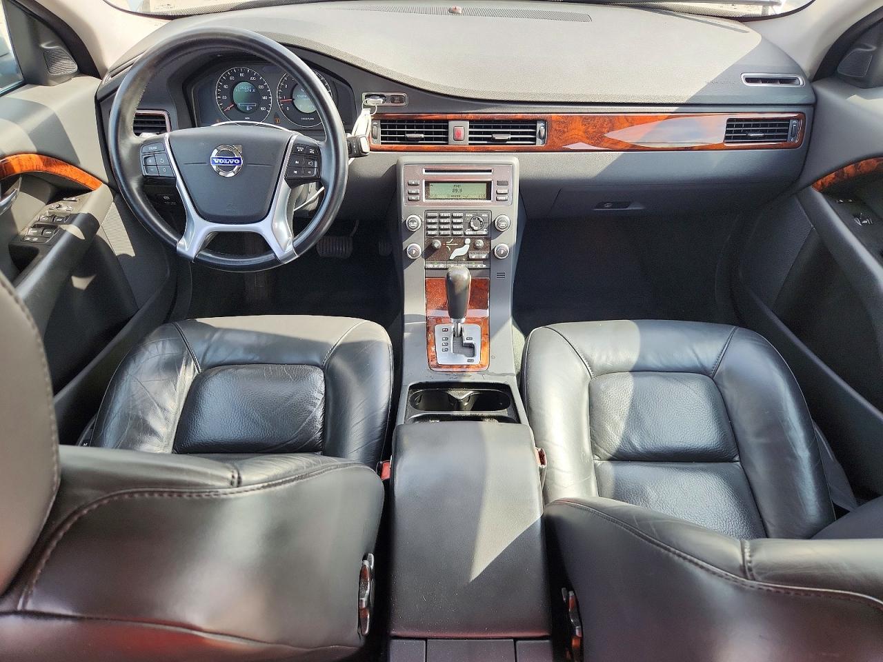 2010 Volvo V70 3.2 Белый vin: YV1982BW7A1124107