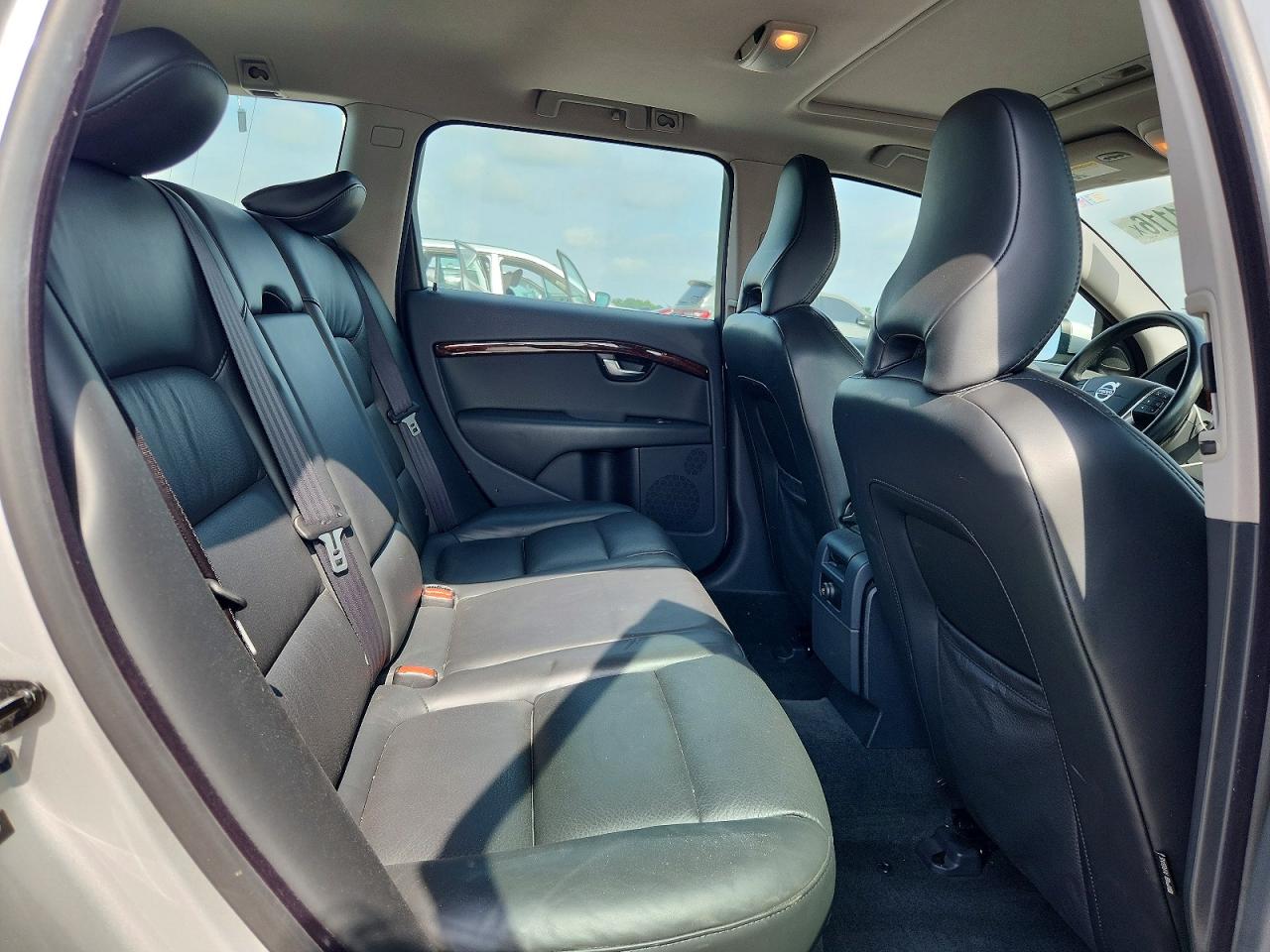 2010 Volvo V70 3.2 Белый vin: YV1982BW7A1124107