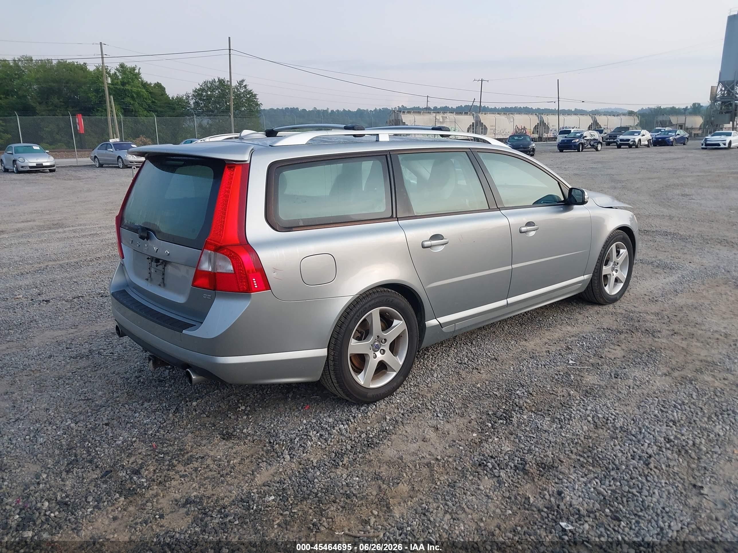 2010 Volvo V70 3.2/3.2 R-design Silver vin: YV1982BW9A1118311