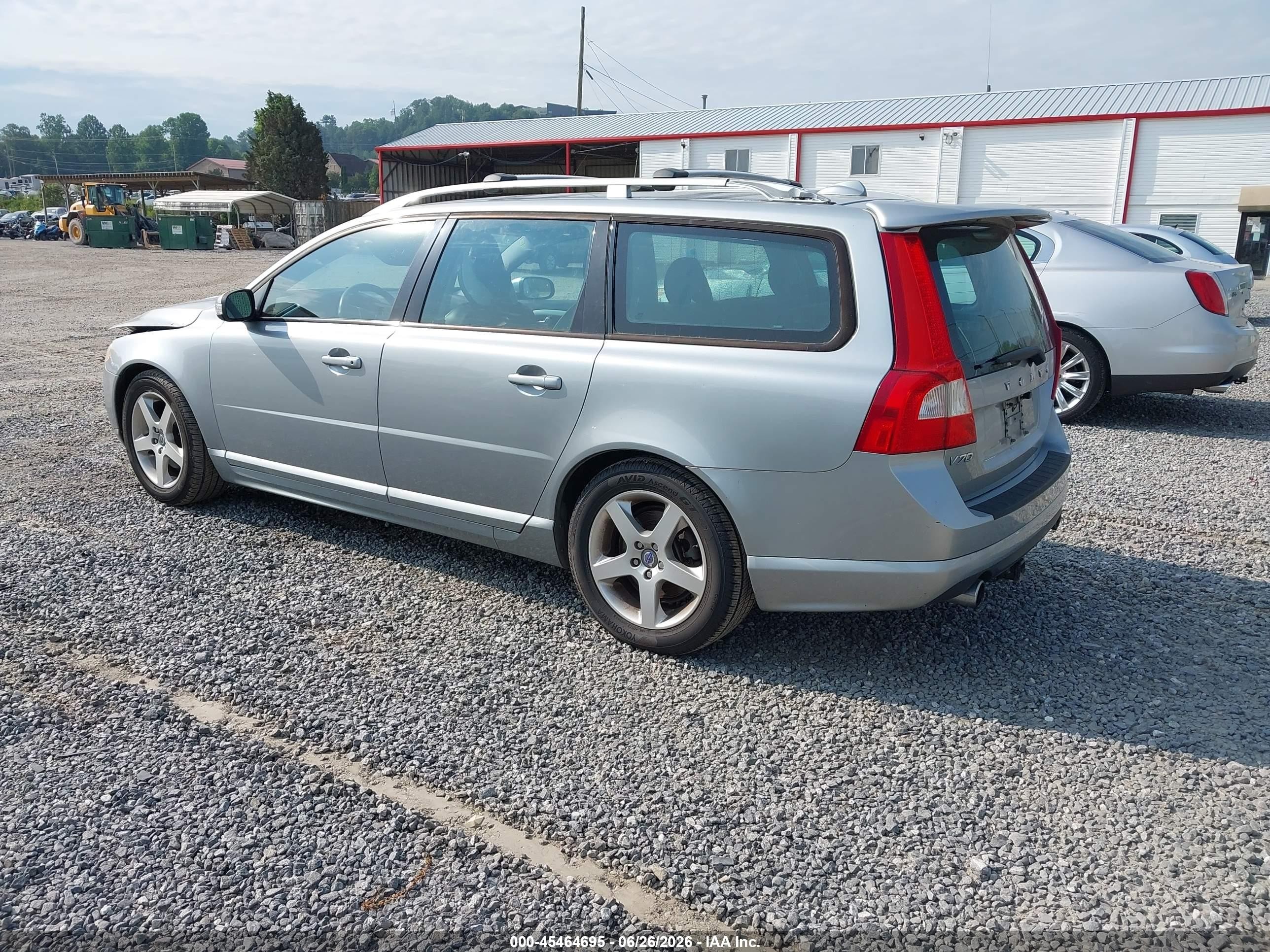 2010 Volvo V70 3.2/3.2 R-design Silver vin: YV1982BW9A1118311
