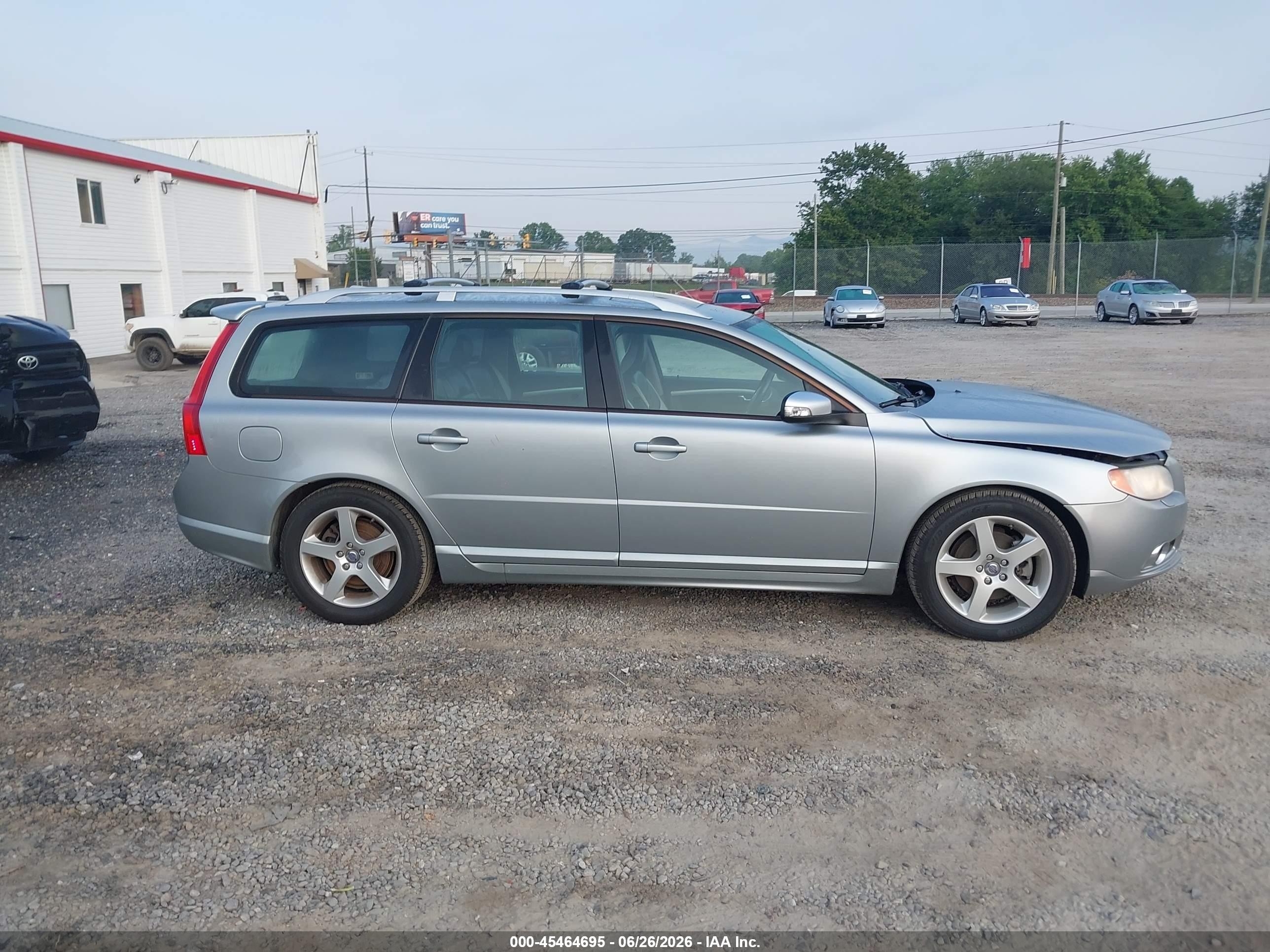 2010 Volvo V70 3.2/3.2 R-design Silver vin: YV1982BW9A1118311