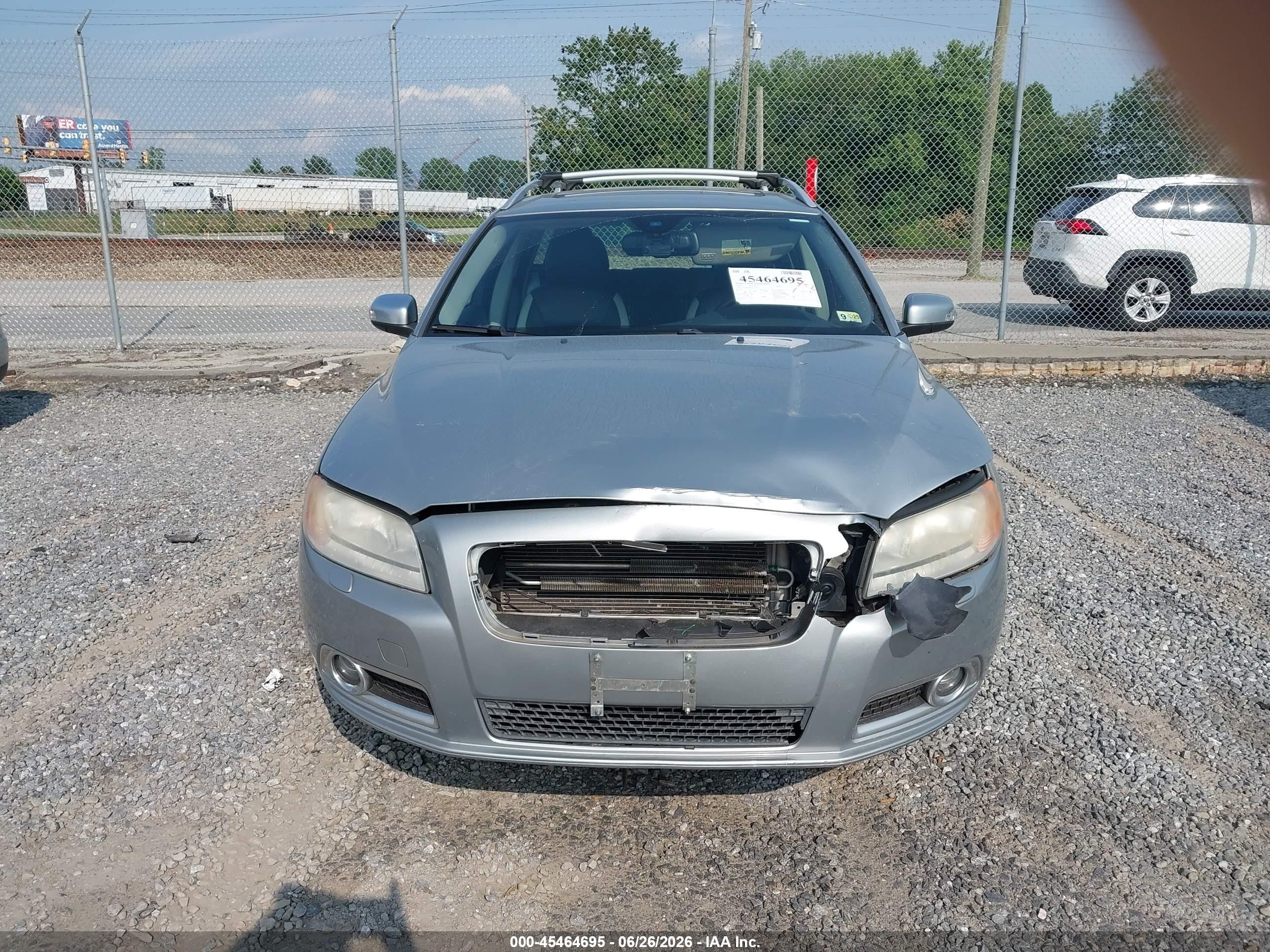 2010 Volvo V70 3.2/3.2 R-design Silver vin: YV1982BW9A1118311
