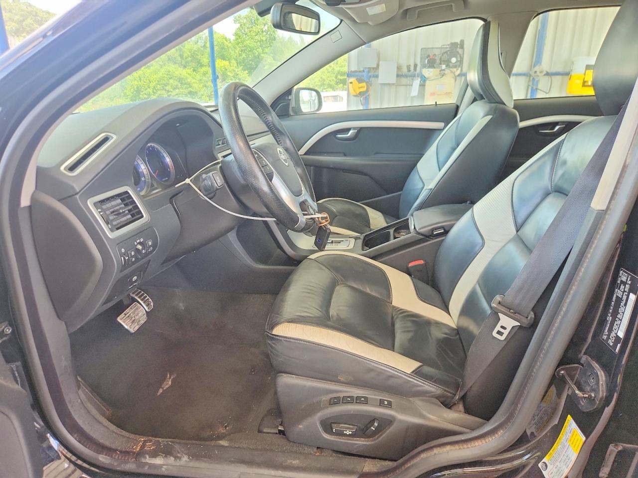 2010 Volvo V70 3.2 Black vin: YV1982BW9A1144990
