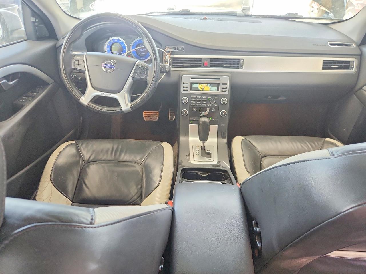 2010 Volvo V70 3.2 Black vin: YV1982BW9A1144990