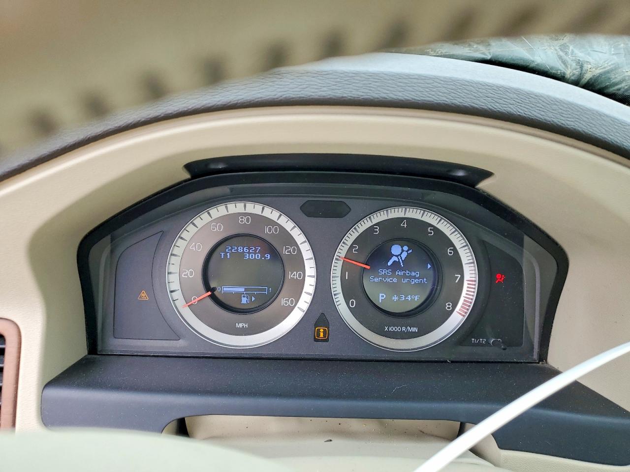 2010 Volvo S80 Silver vin: YV1992AHXA1132413