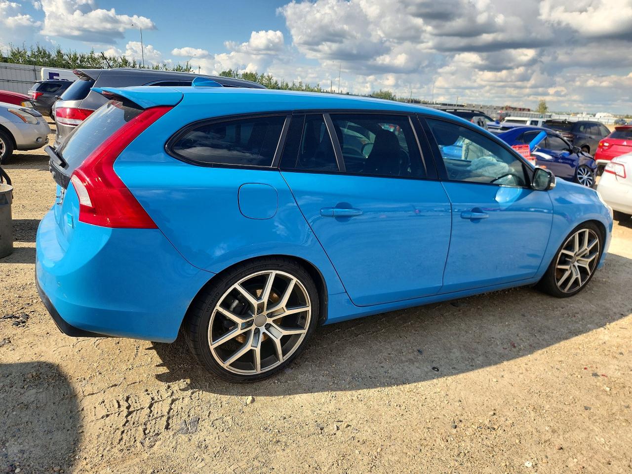 2015 Volvo V60 Polestar Blue vin: YV1A92SW4F1229818