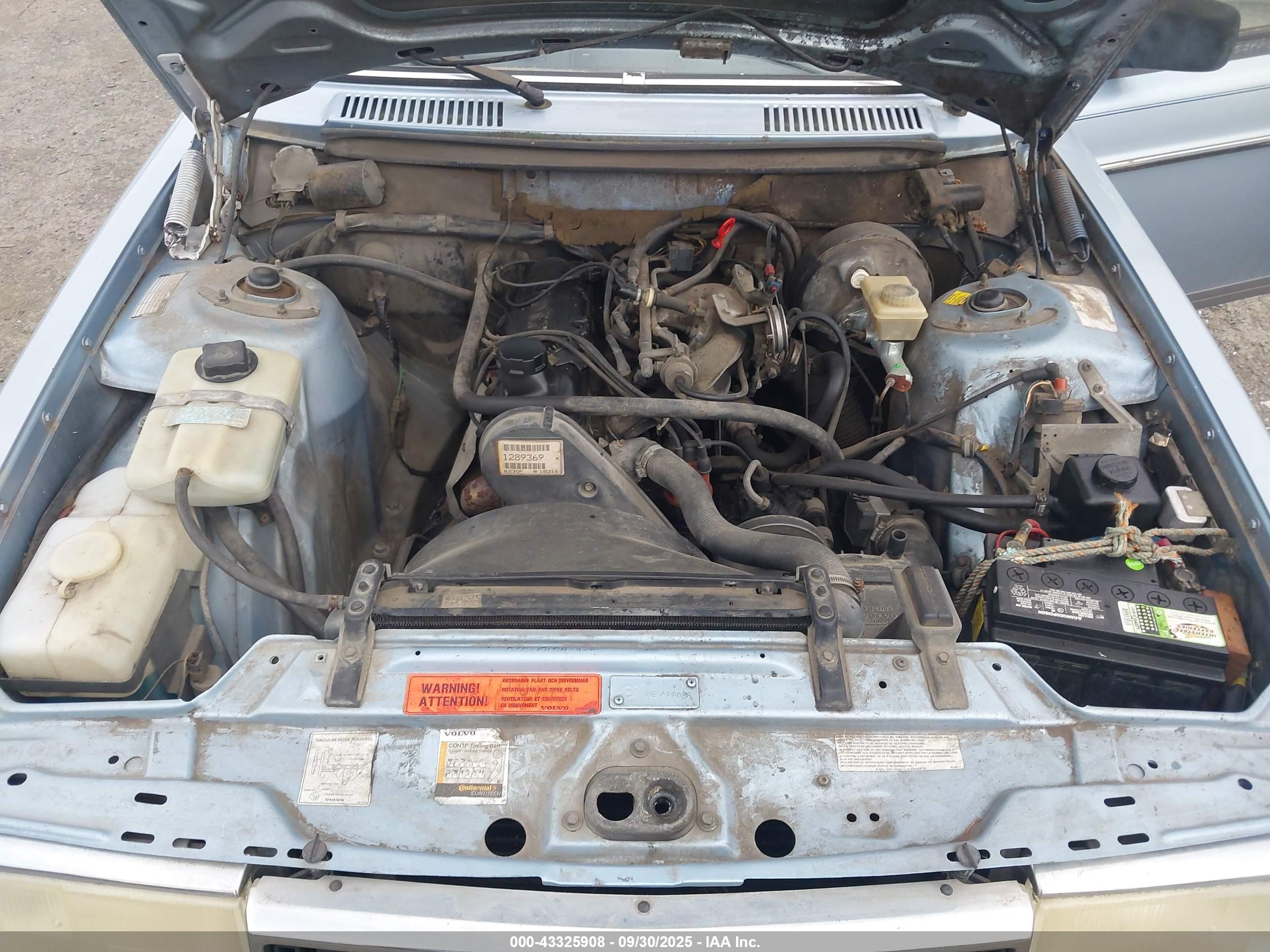 1990 Volvo 240 Dl Blue vin: YV1AA8840L1412547