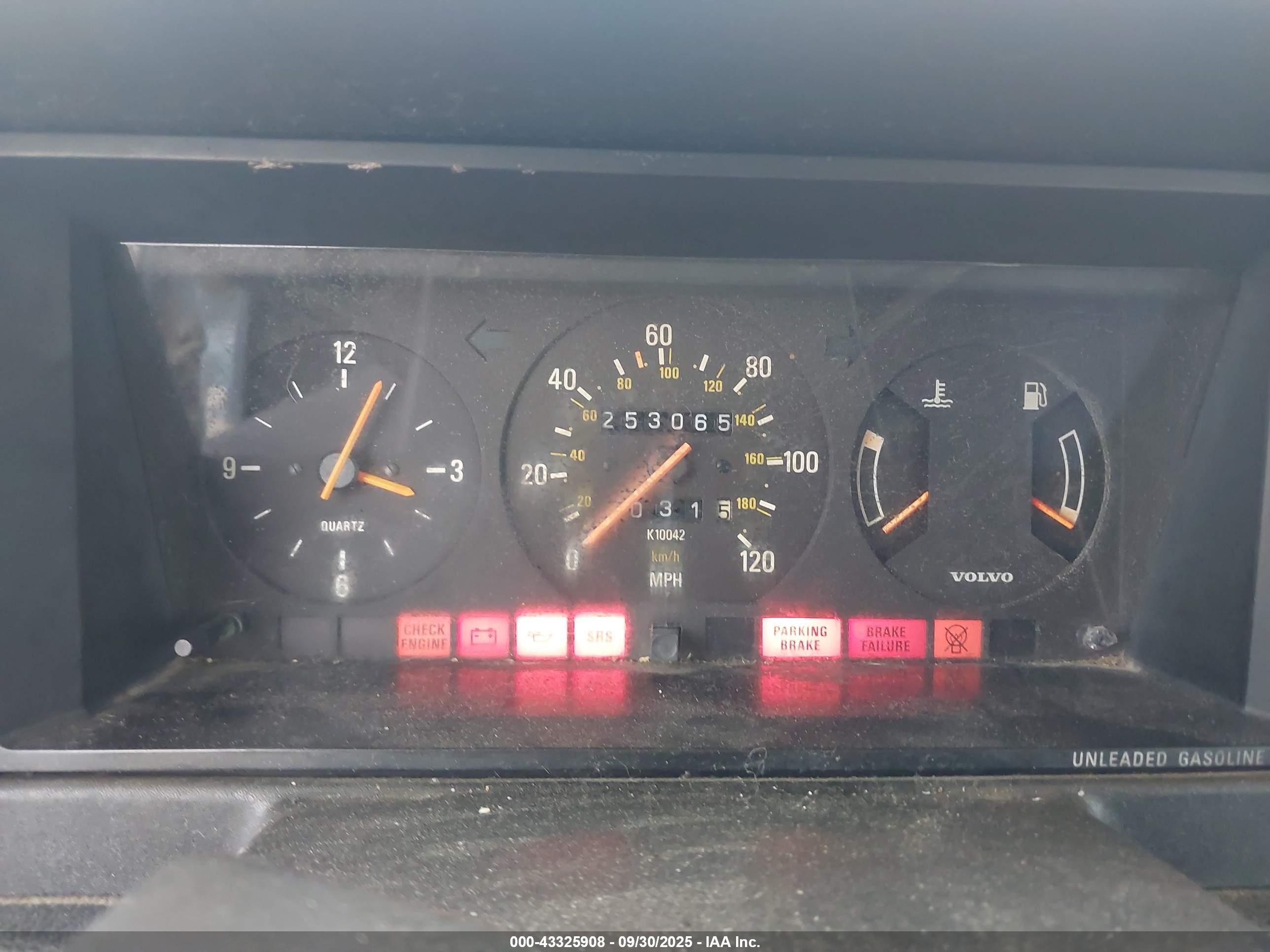 1990 Volvo 240 Dl Blue vin: YV1AA8840L1412547