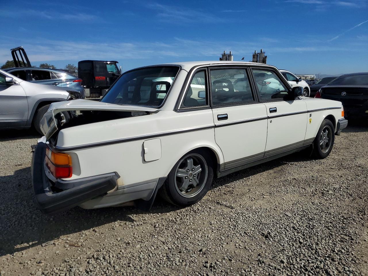 1990 Volvo 240 Base Белый vin: YV1AA8840L1422236