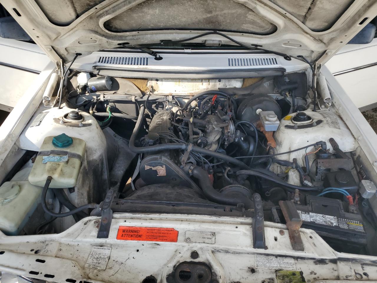 1990 Volvo 240 Base White vin: YV1AA8840L1425573