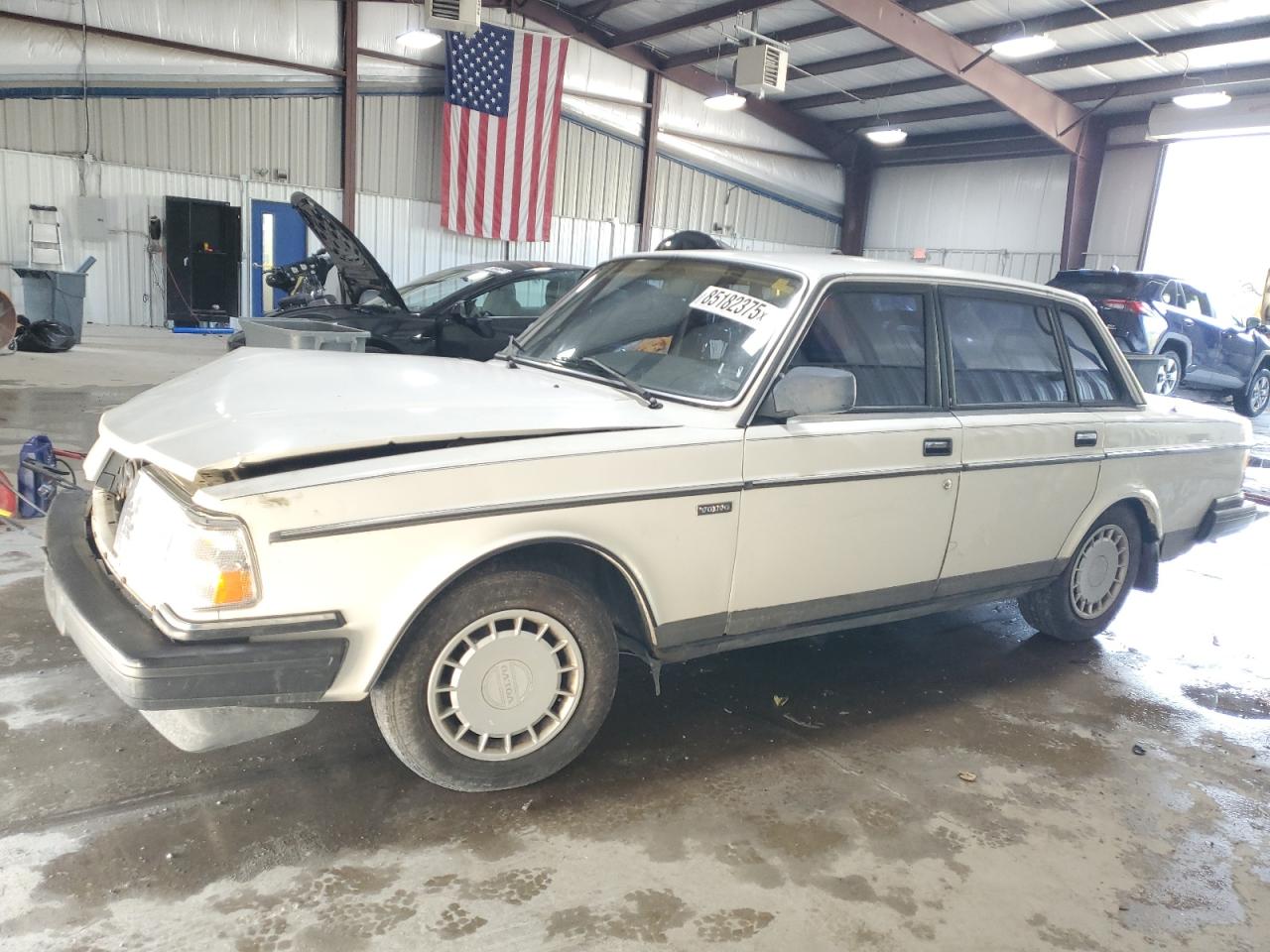 1990 Volvo 240 Base White vin: YV1AA8840L1425573