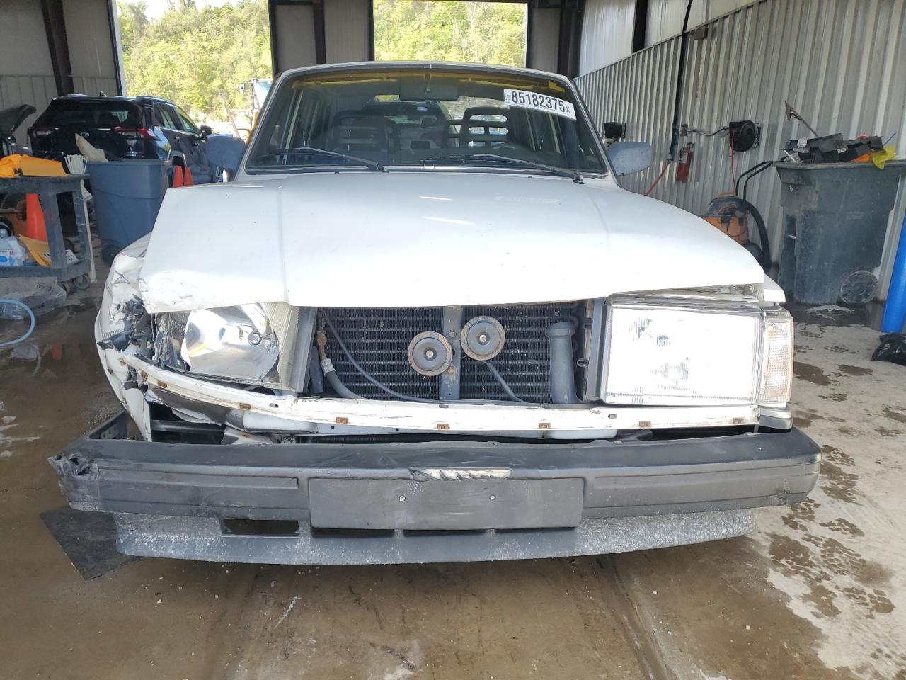 1990 Volvo 240 Base White vin: YV1AA8840L1425573