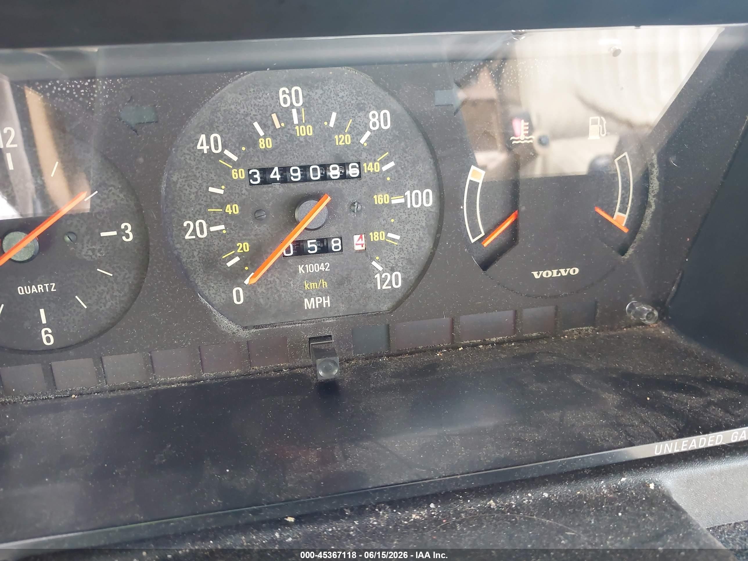 1990 Volvo 240 Dl Gold vin: YV1AA8841L1393541