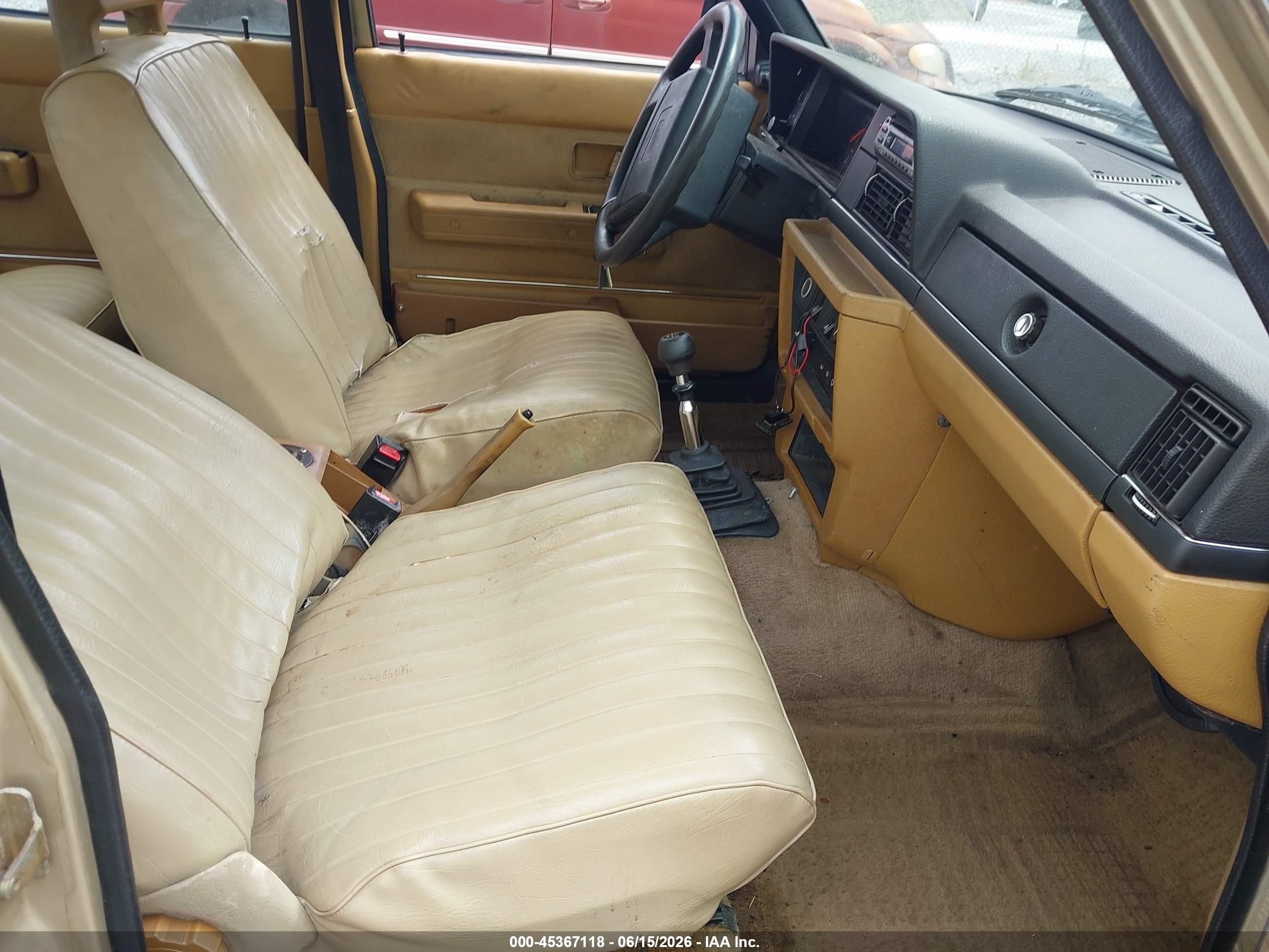 1990 Volvo 240 Dl Gold vin: YV1AA8841L1393541